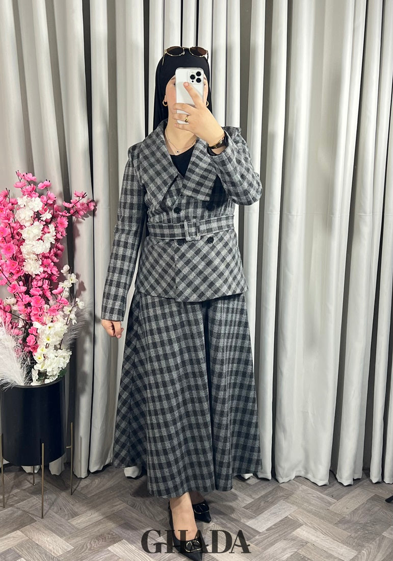 Ensemble veste et jupe à carreaux