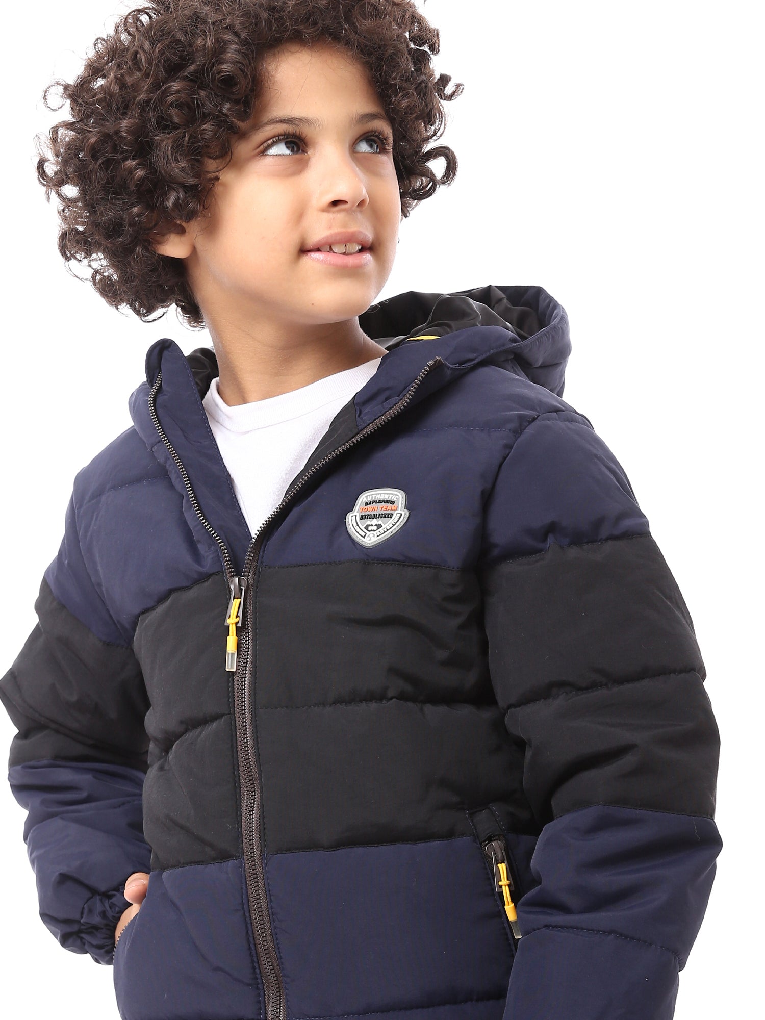 Veste d’hiver garçon matelassée avec capuche au design pratique et chaud – JAC24WFWP28804TB1