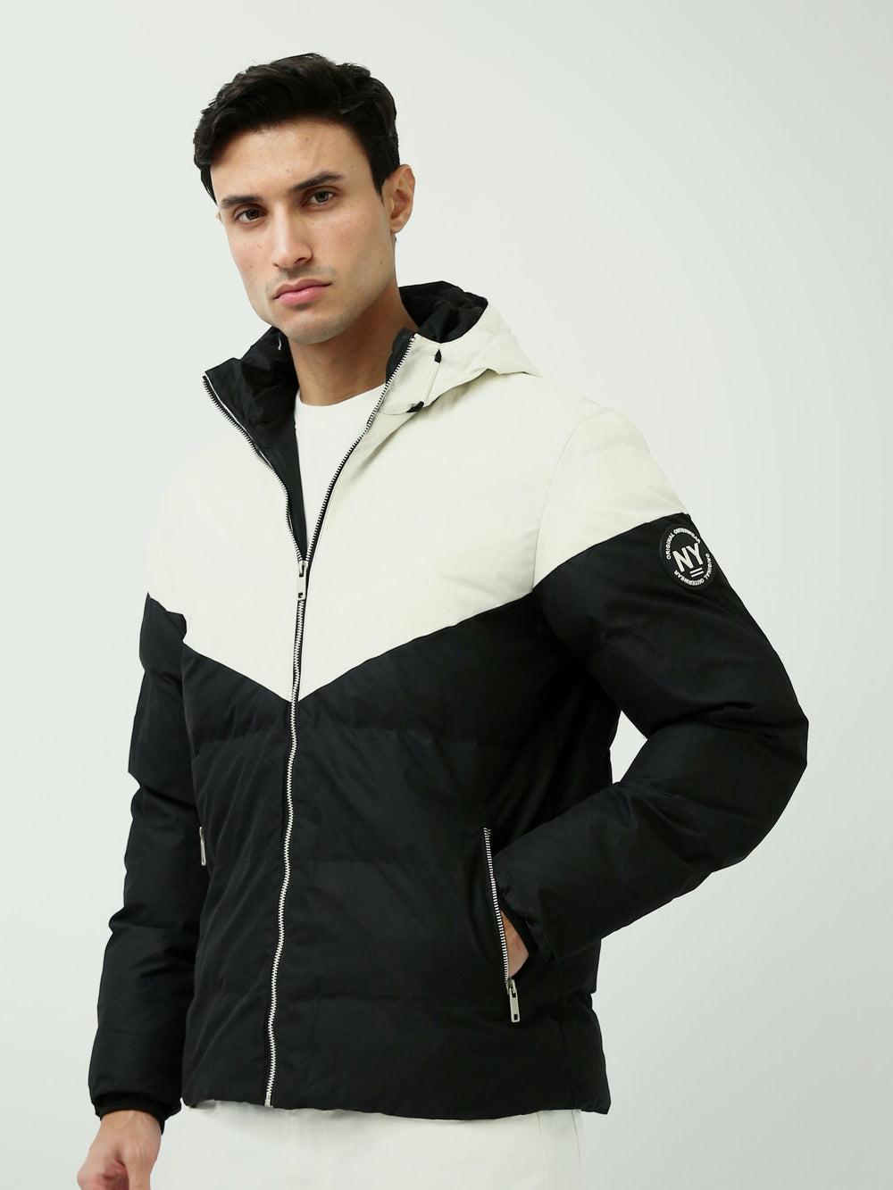 Veste homme matelassée avec capuche au design moderne - JAC24WWCP28421TM1