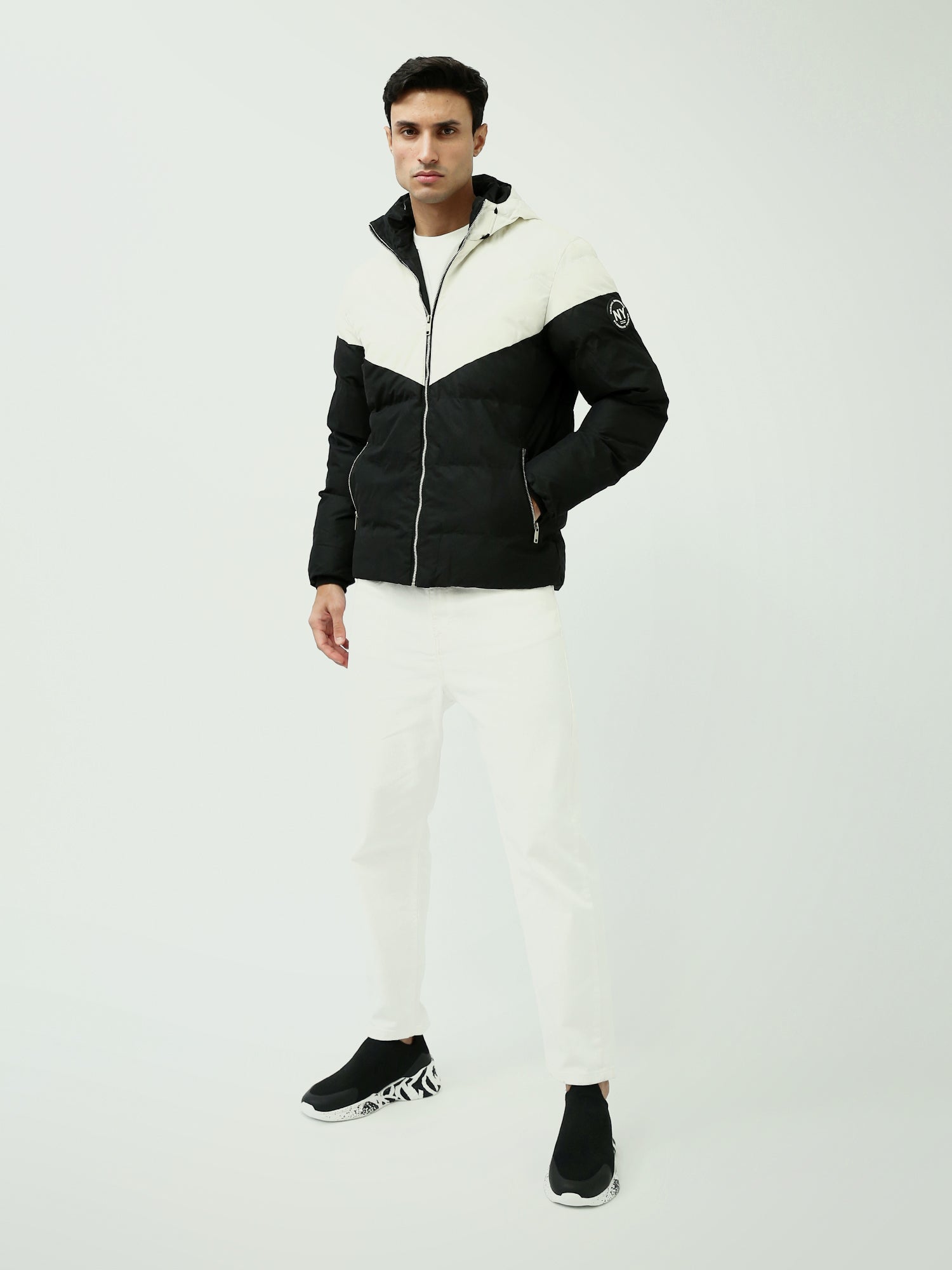 Veste homme matelassée avec capuche au design moderne - JAC24WWCP28421TM1