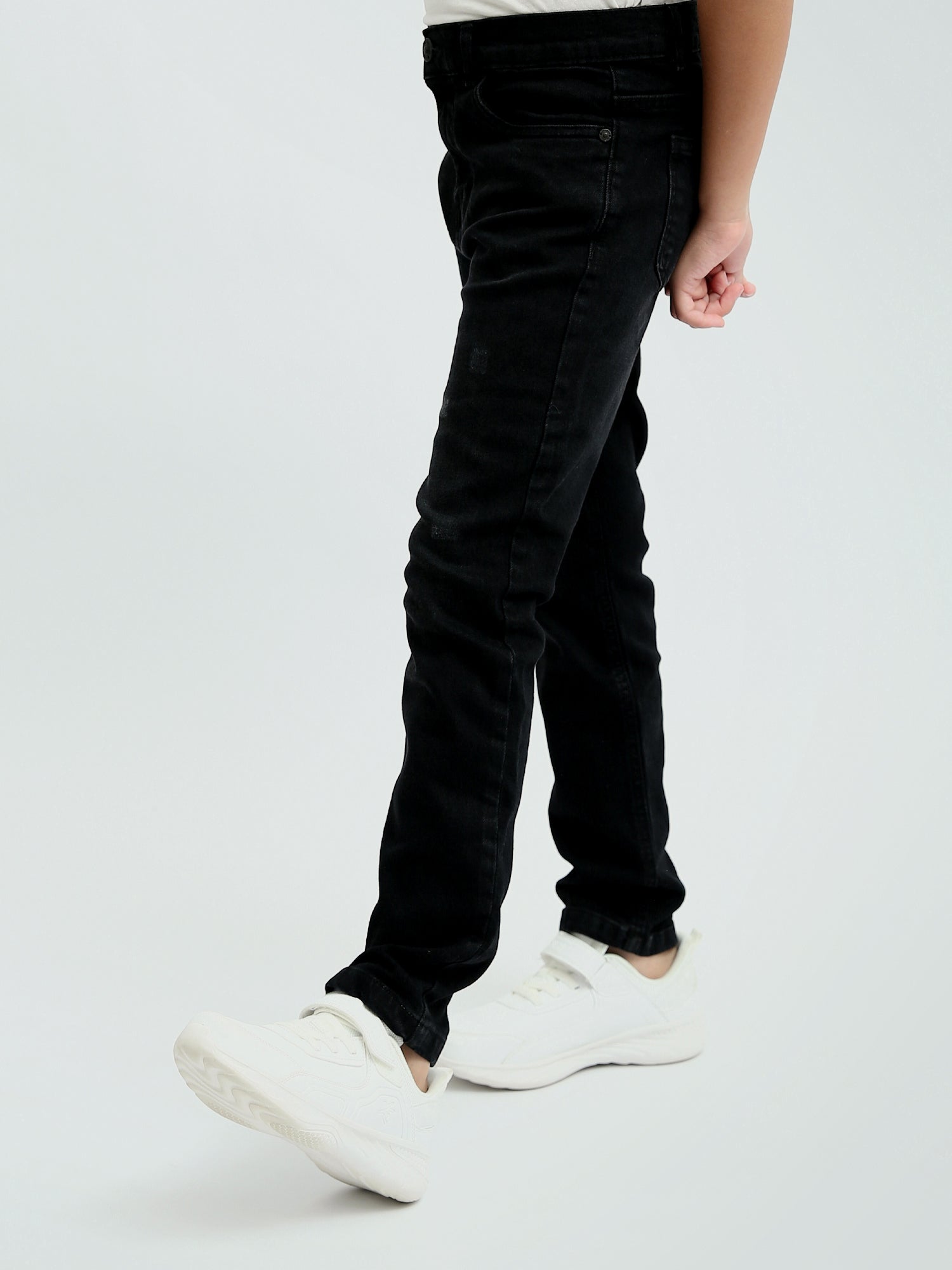 Jean Garçon Noir Slim Fit – Pantalon Denim Confortable et Moderne - JNS24GCSW31290TB1