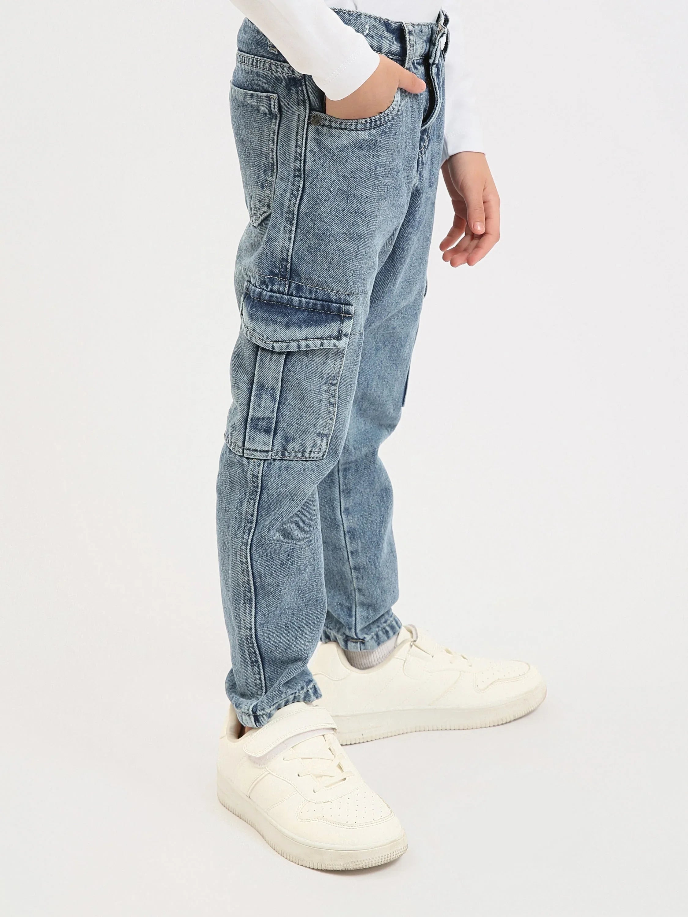Jean cargo garçon en denim avec poches latérales – Coupe confortable - JNS25GBBW76704MB1 - Justyol