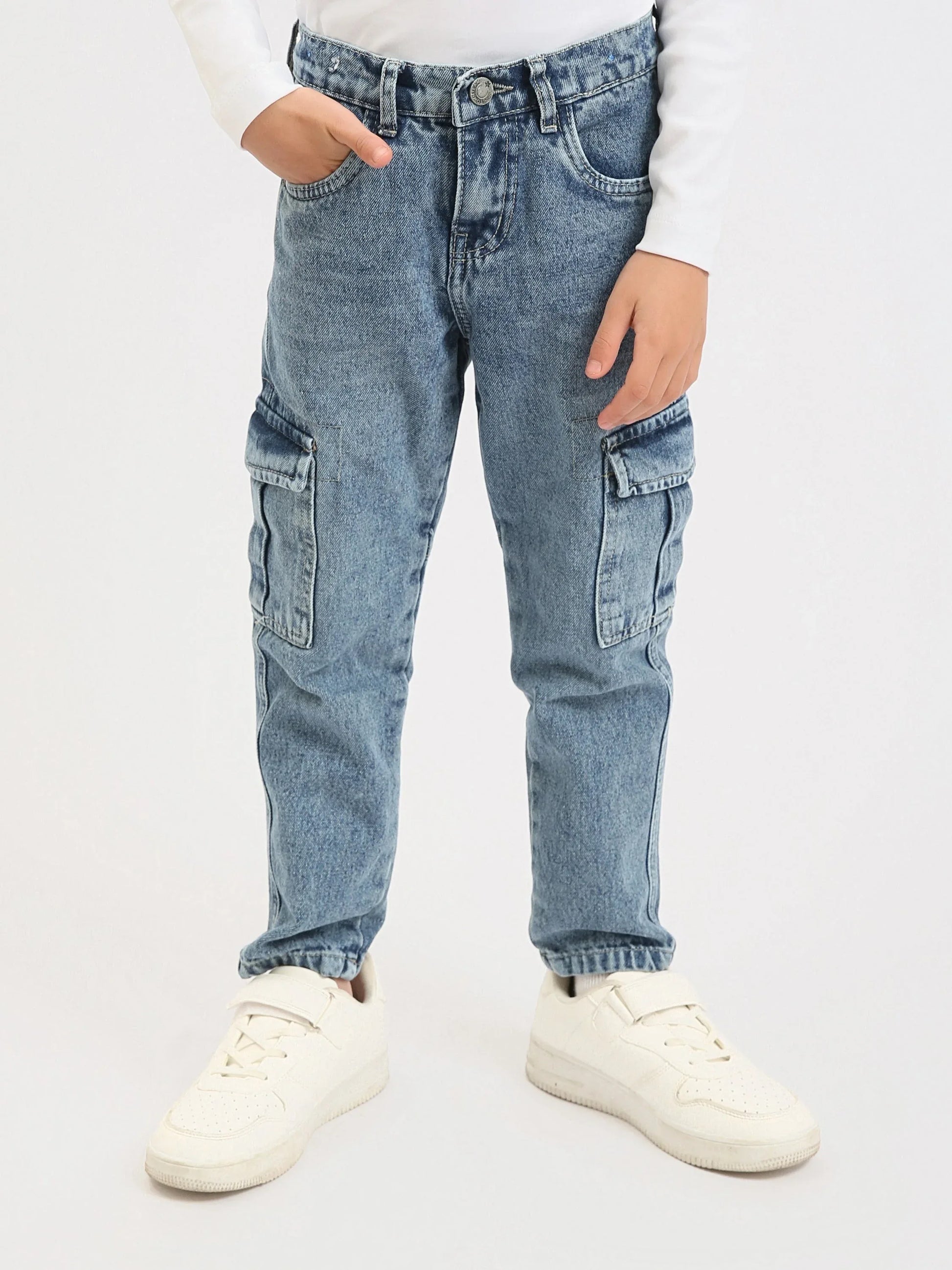 Jean cargo garçon en denim avec poches latérales – Coupe confortable - JNS25GBBW76704MB1 - Justyol