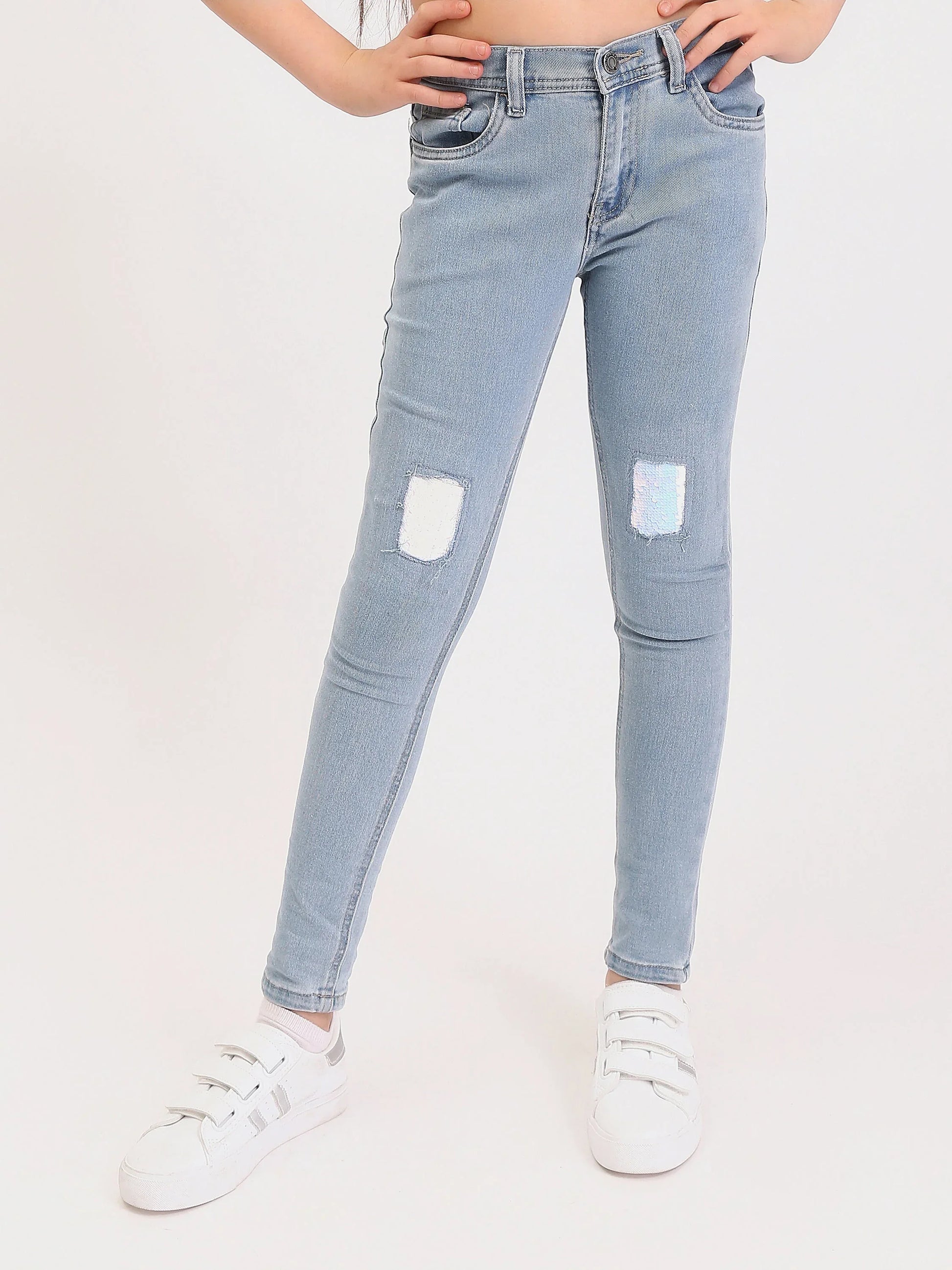 Jean Skinny Ado Fille Bleu Clair – Coupe Slim Stretch avec Détails Patchs - JNS25SKNE70568MR1 - Justyol