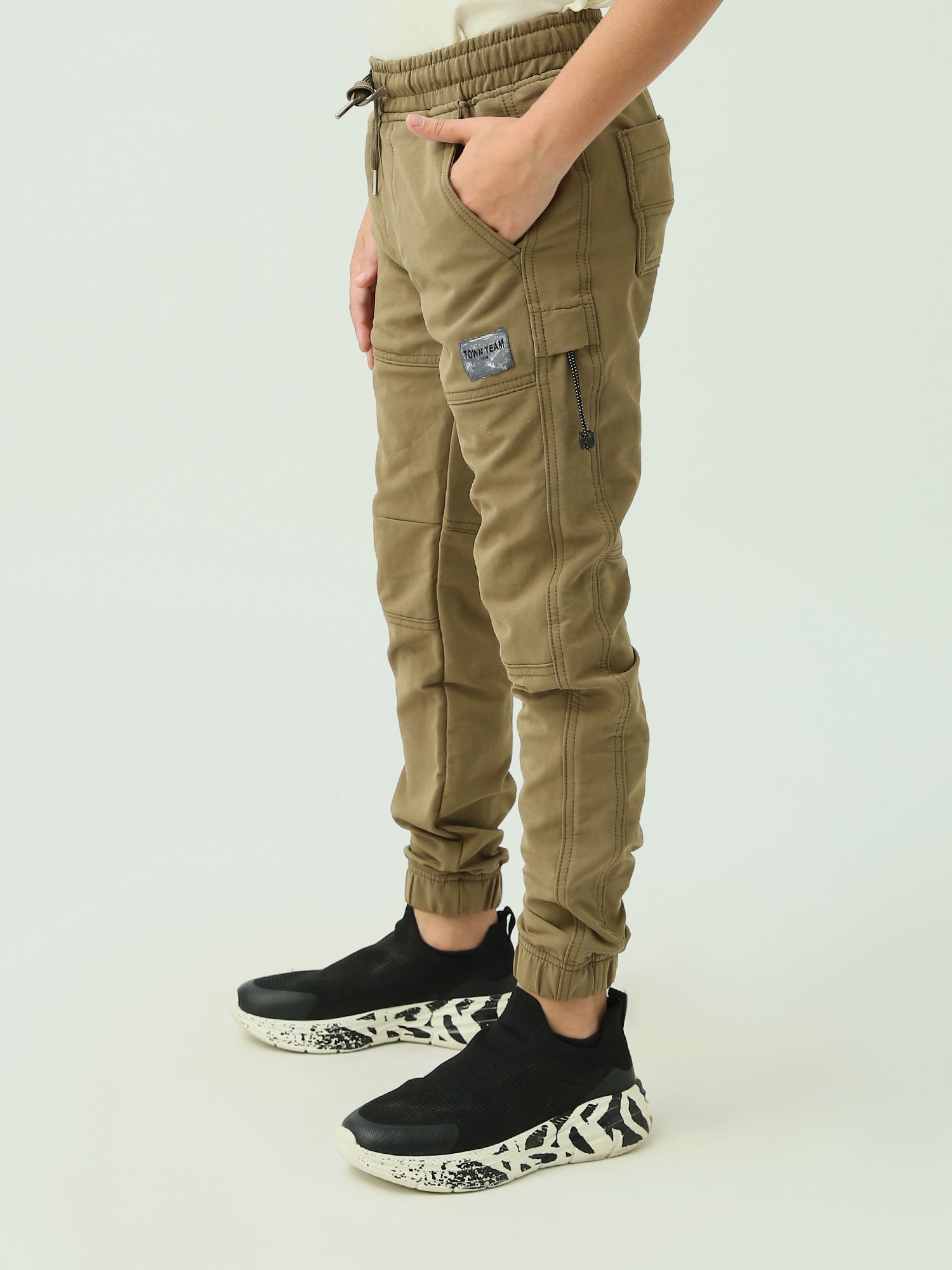 Pantalon de sport pour garçon avec taille élastique, poches latérales et design confortable - JOG23WGPS24242TB1