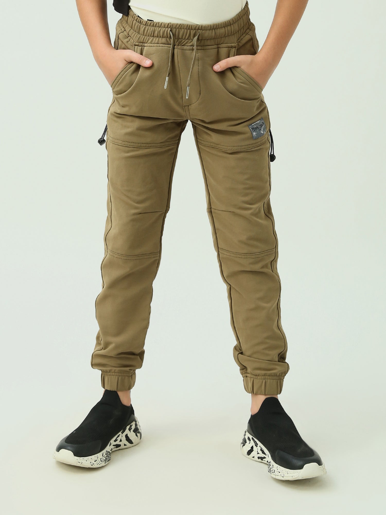 Pantalon de sport pour garçon avec taille élastique, poches latérales et design confortable - JOG23WGPS24242TB1