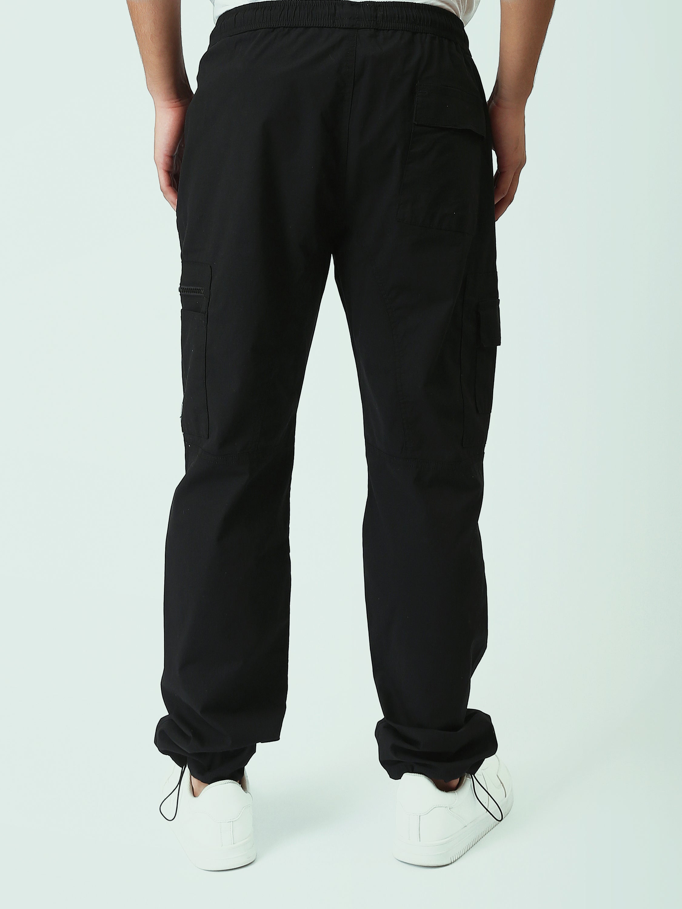 سروال رياضي رجالي بتصميم عصري وجيوب جانبية بسحّاب - JOG25GGBS24254TM1