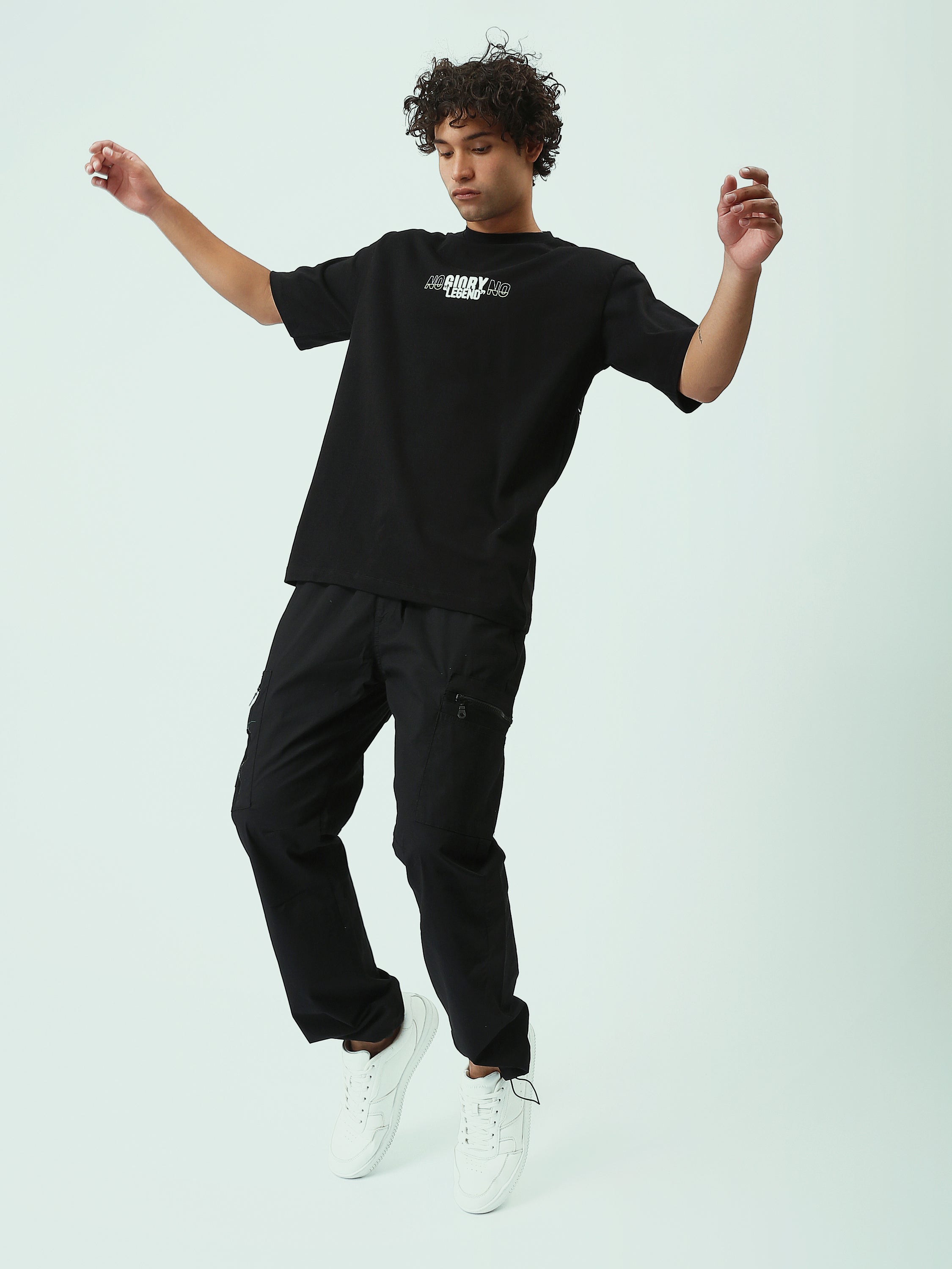 سروال رياضي رجالي بتصميم عصري وجيوب جانبية بسحّاب - JOG25GGBS24254TM1