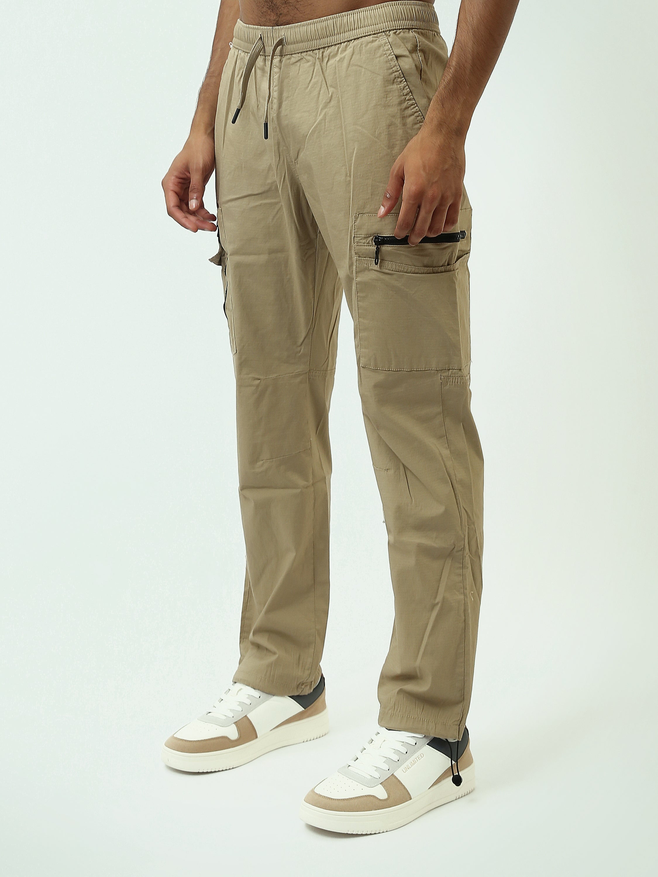 سروال رياضي رجالي بتصميم عصري وجيوب جانبية بسحّاب - JOG25GGBS24254TM1