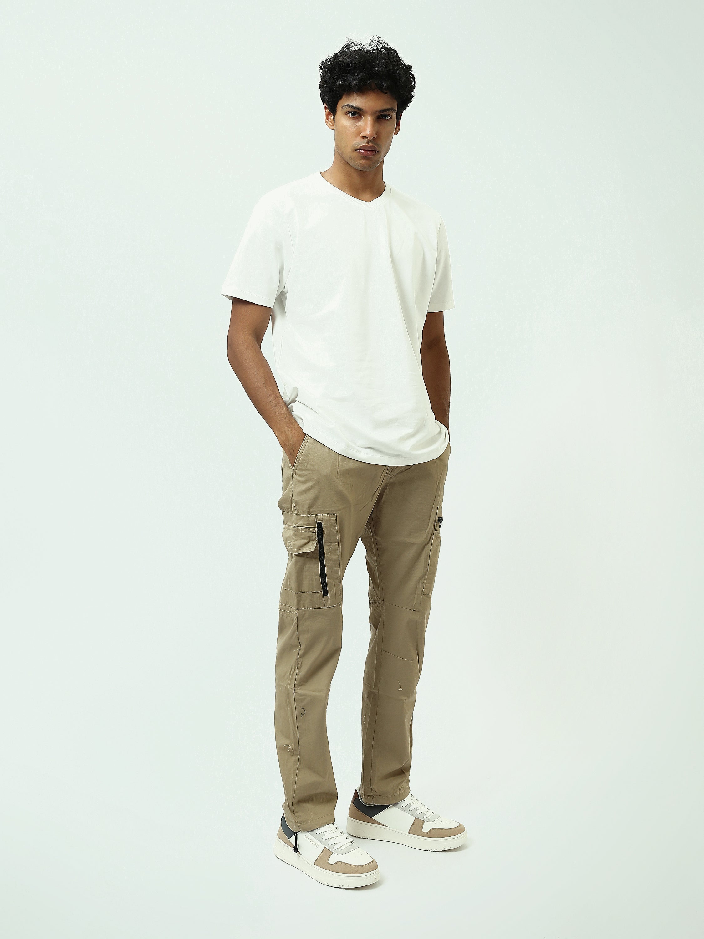 سروال رياضي رجالي بتصميم عصري وجيوب جانبية بسحّاب - JOG25GGBS24254TM1