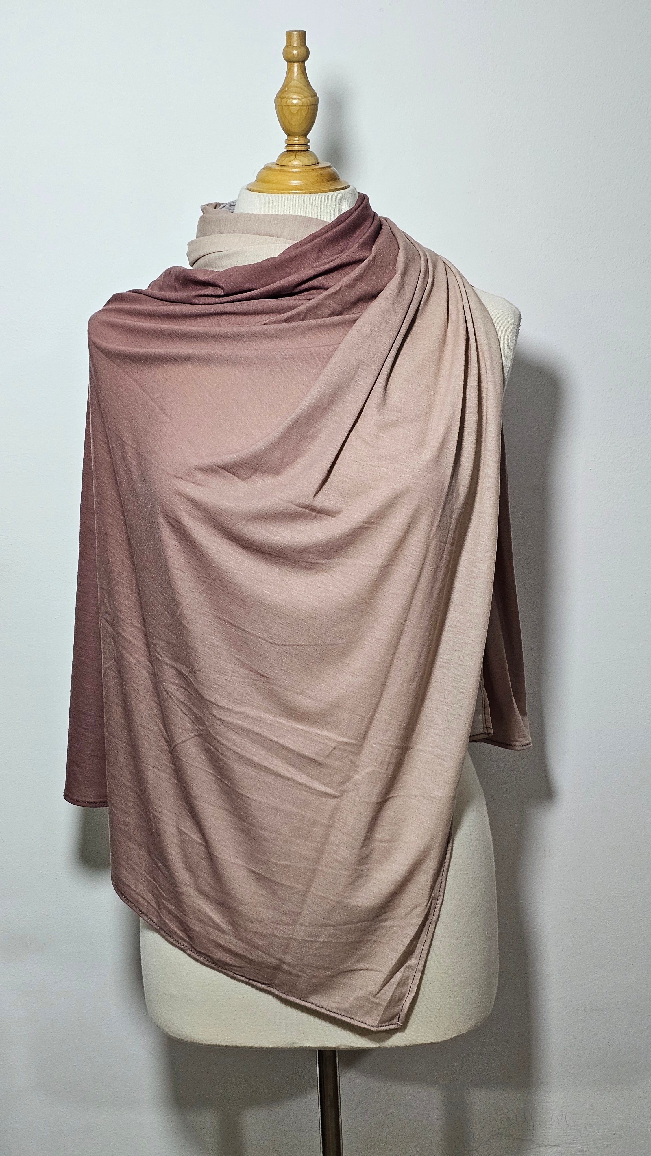 Châle Dégradé en Lycra – 
 Élégance & Confort