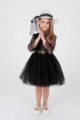 <tc>Robe classique pour fille - ornée de tulle et de dentelle - 2 pièces (robe + chapeau)</tc>