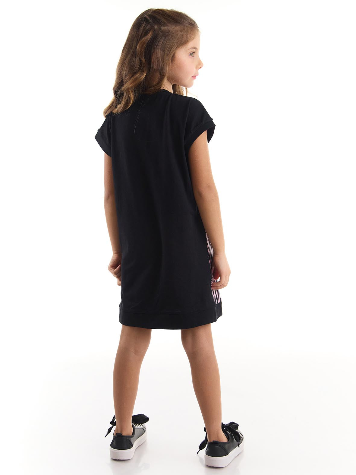 <tc>Robe de fille zèbre avec chat skateur</tc>