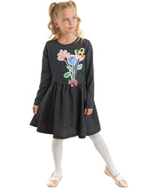 <tc>Robe pour fille avec des fleurs<br><br><br><br></tc>