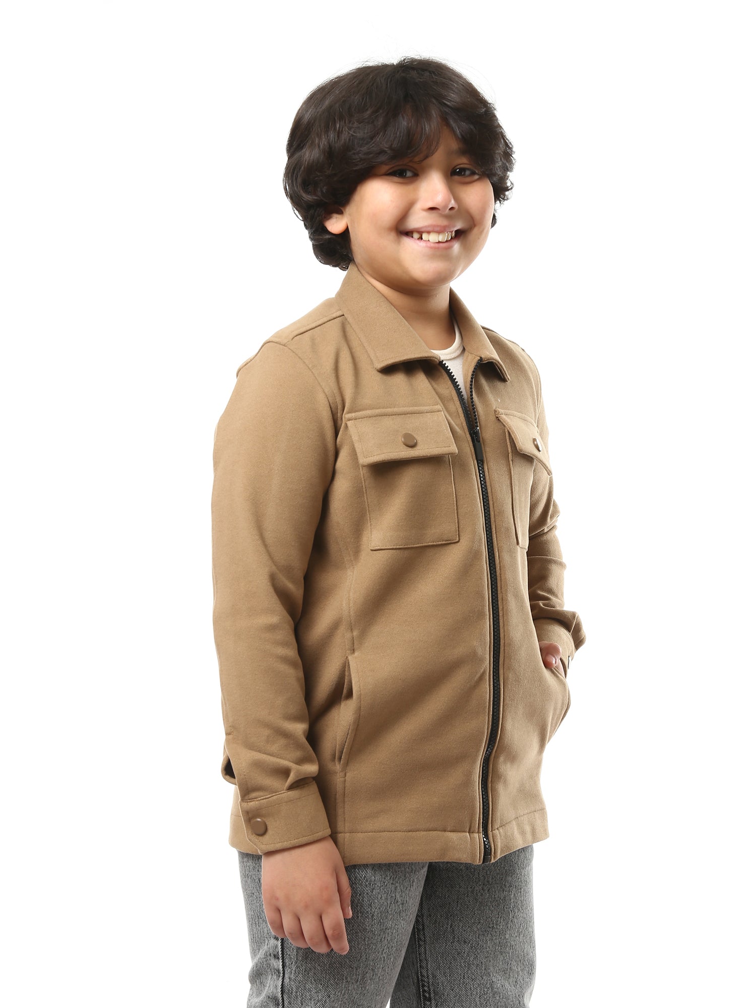 Veste garçon avec fermeture zippée et poches à rabat au design moderne – OSH23APCR19807TB1
