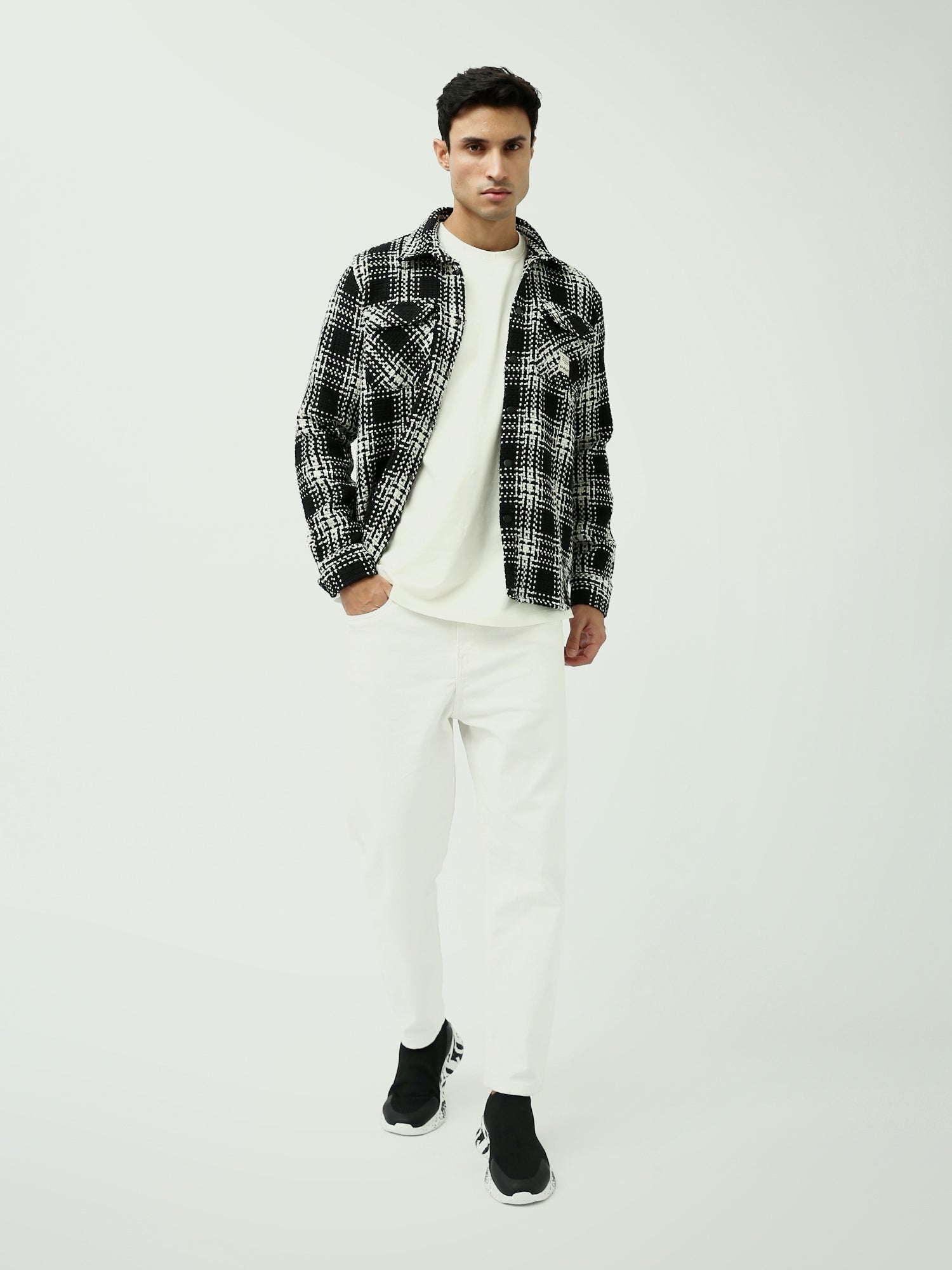 Chemise Homme à Carreaux Blanc et Noir – Élégance et Confort pour les Occasions Décontractées - OSH25WCCR19108TM1