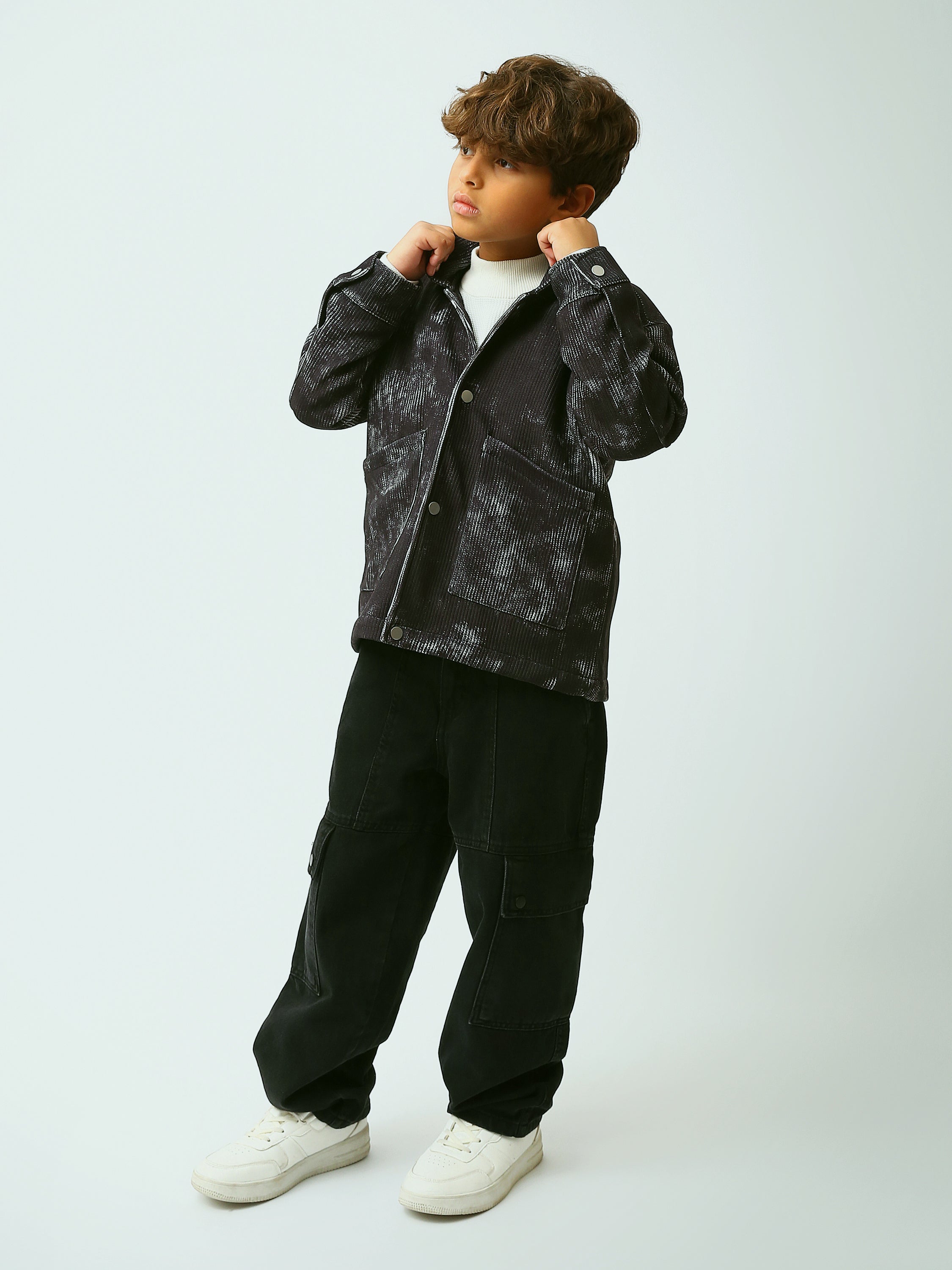 Veste chemise garçon en velours côtelé, style overshirt, avec grandes poches - OSH26WTUR19162TB1