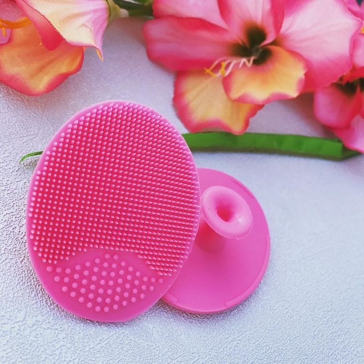 Kit de soins et trousse rose "WASHBAG" avec brosse Barbie et accessoires nettoyants de visage en silicone