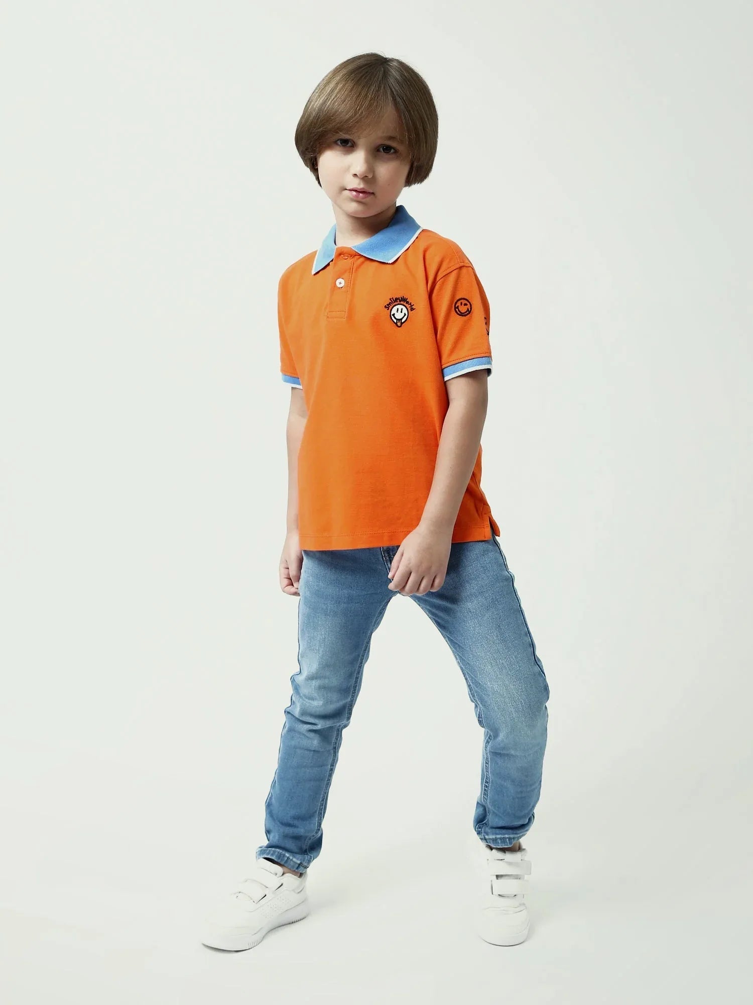 Polo garçon Smiley manches courtes, col contrasté bleu, style fun - POS24SEPI75382MB1 - Justyol