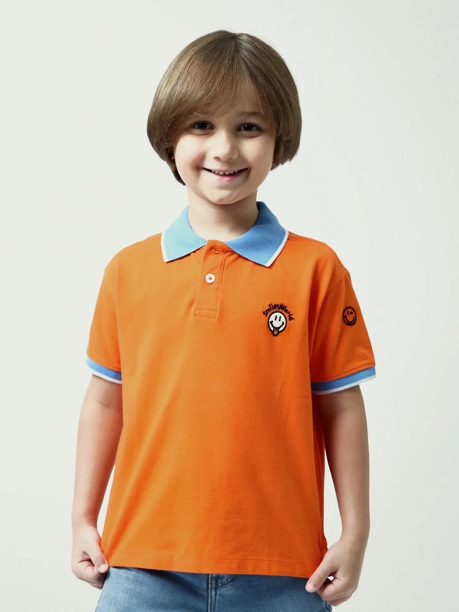 Polo garçon Smiley manches courtes, col contrasté bleu, style fun - POS24SEPI75382MB1 - Justyol