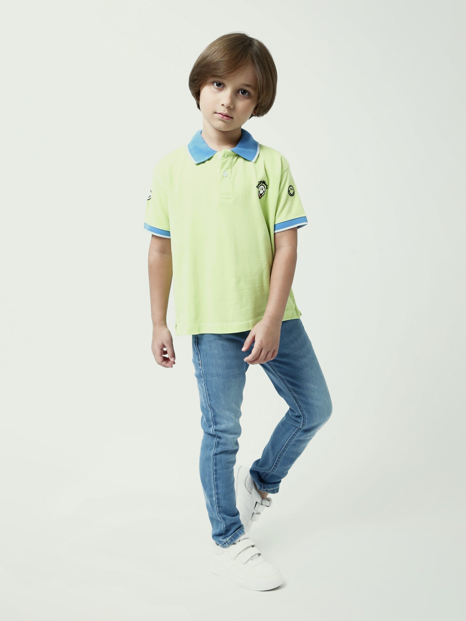 Polo garçon Smiley manches courtes, col contrasté bleu, style fun - POS24SEPI75382MB1