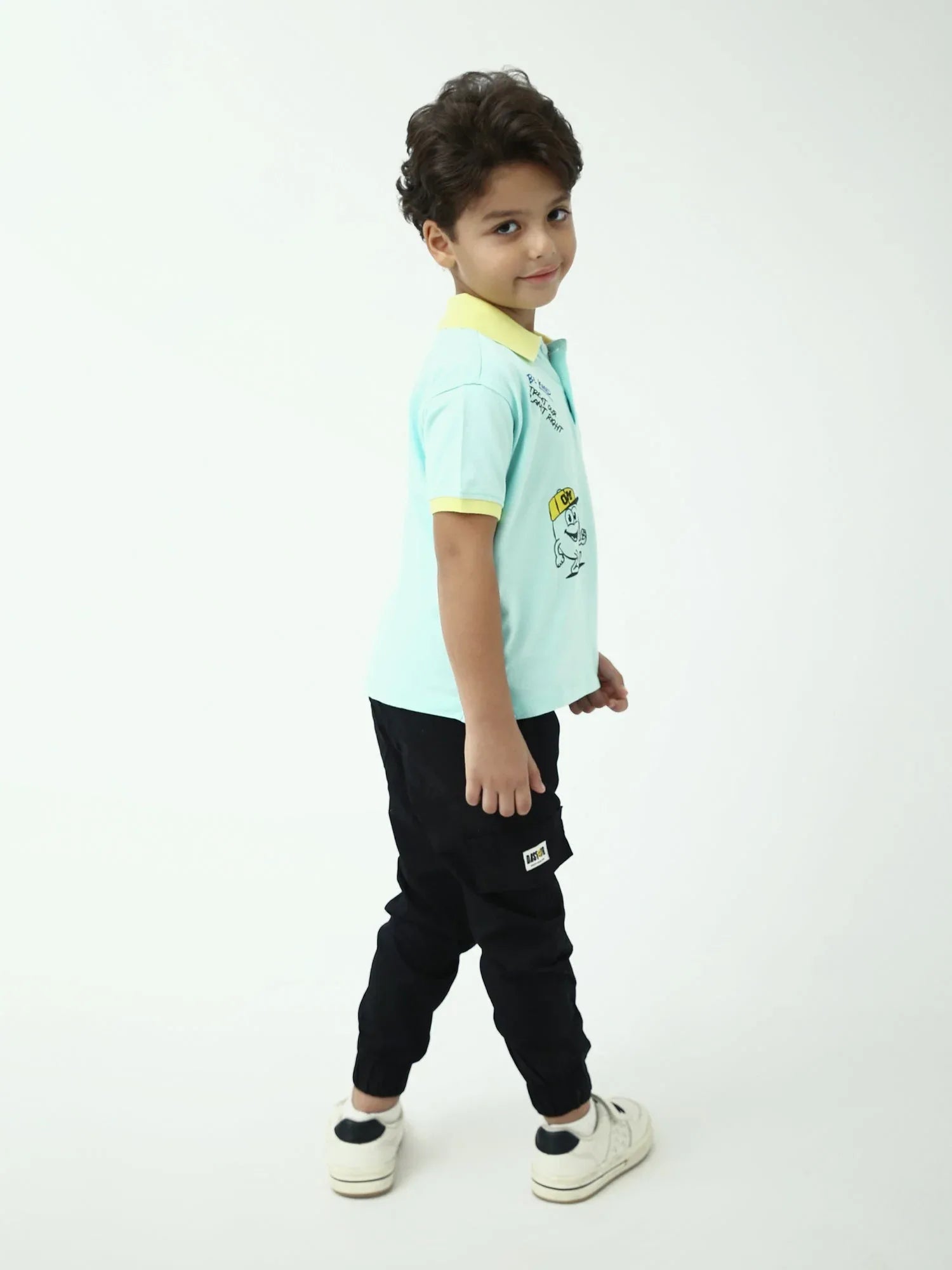 Polo garçon bleu menthe col jaune manches courtes avec imprimés, style casual - POS24SPPI75380MB1 - Justyol
