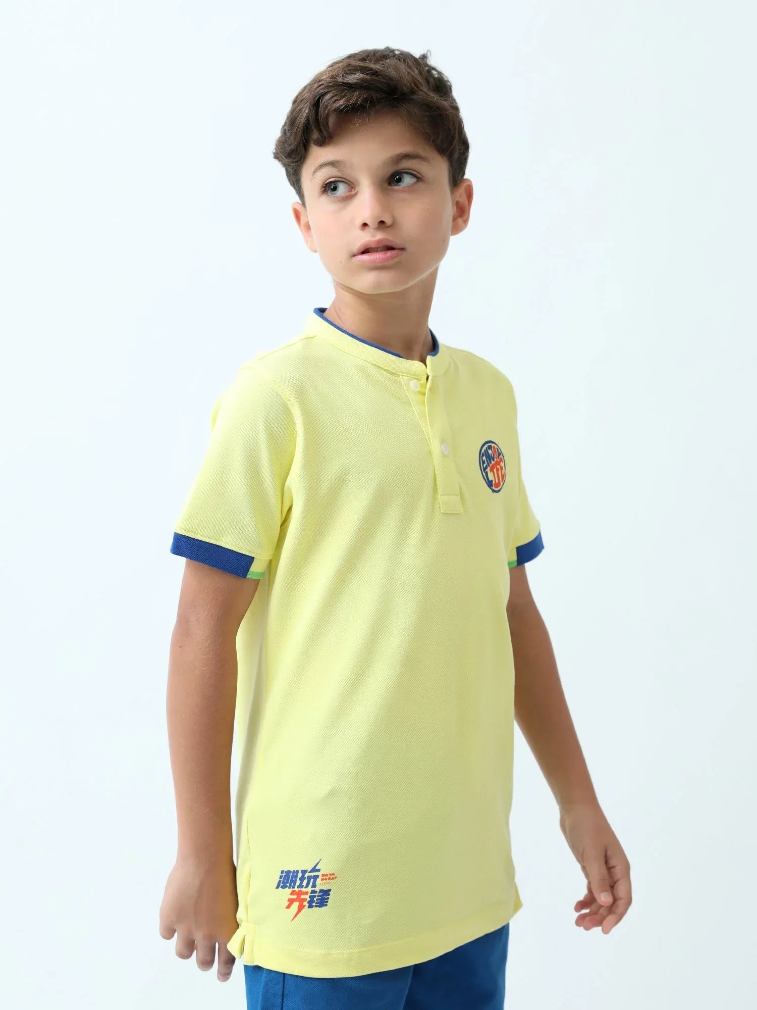 Polo ado garçon jaune à col tunisien – finitions contrastées - POS24SPPU75560MJ1 - Justyol
