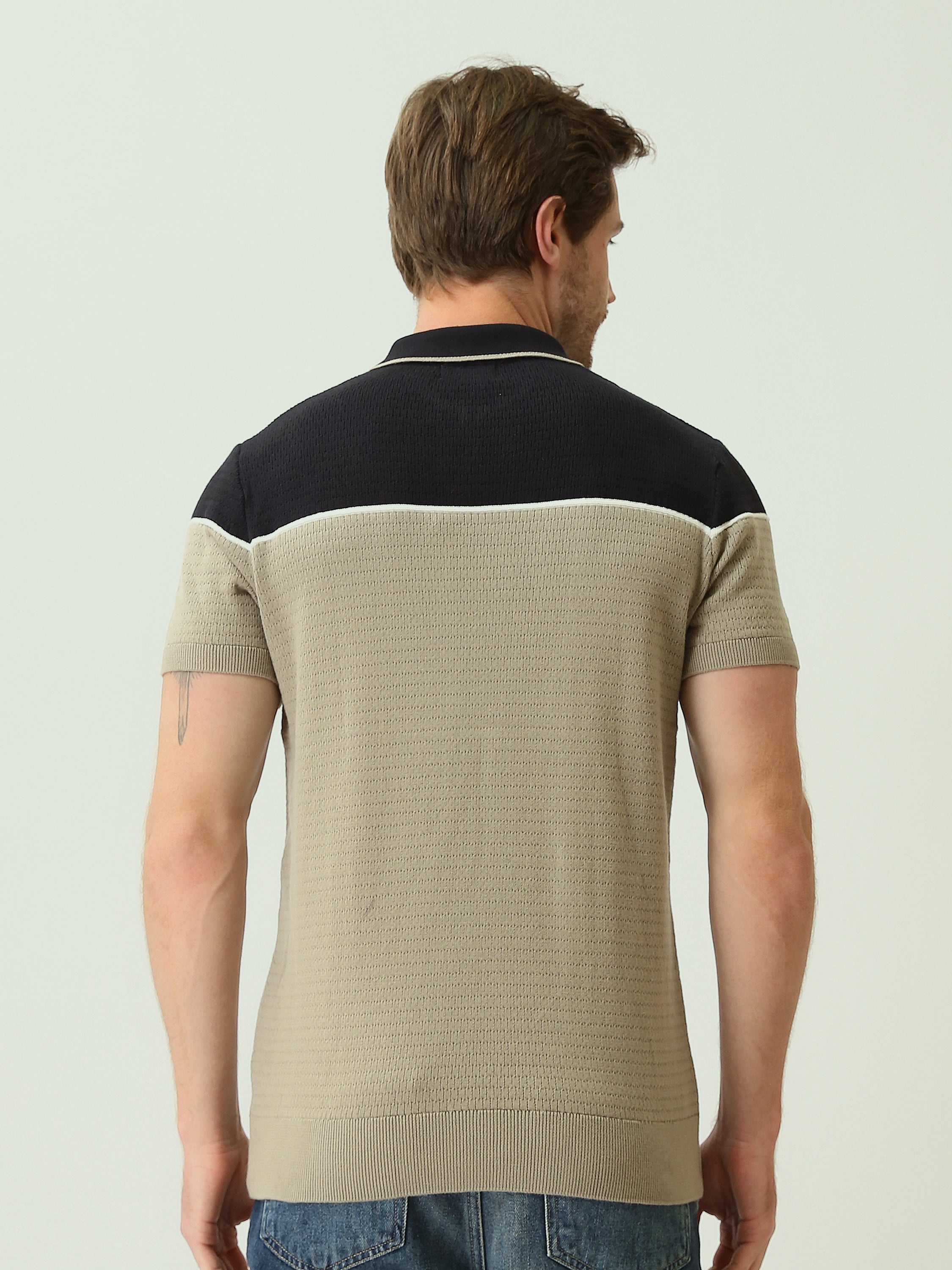 Polo homme manches courtes à col zippé – Élégance moderne et confort raffiné - POS25SKTW21947TM1