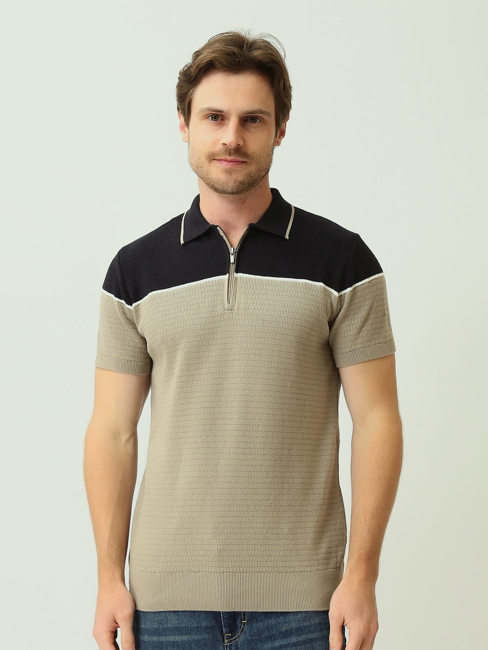 Polo homme manches courtes à col zippé – Élégance moderne et confort raffiné - POS25SKTW21947TM1
