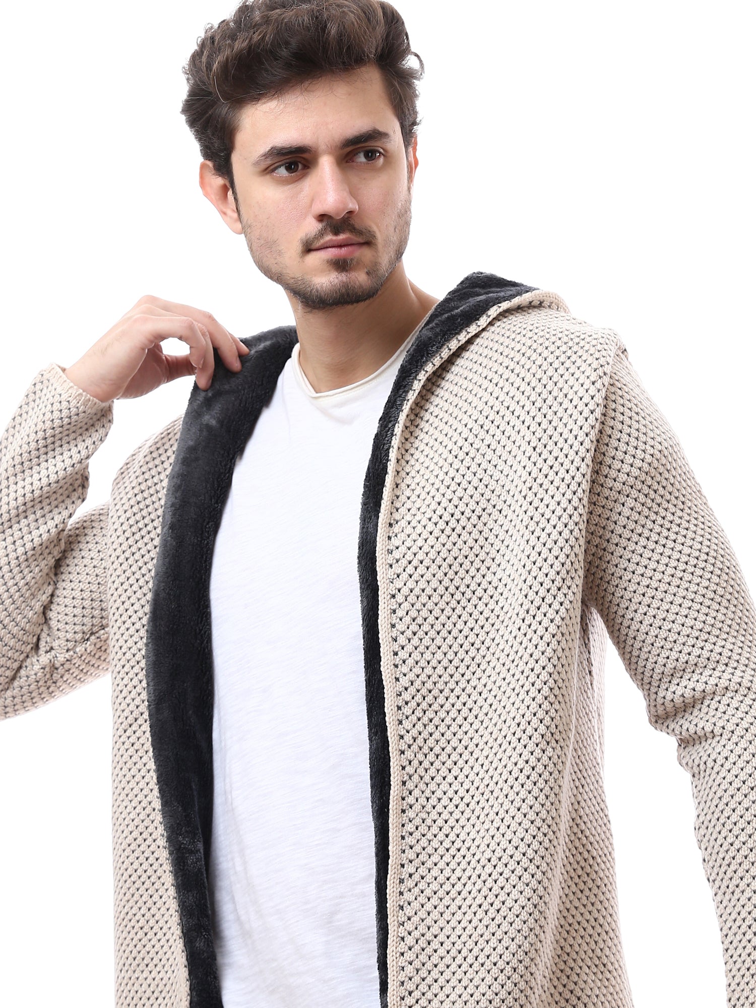 Cardigan homme doublé avec capuche et matière chaude au design moderne – PUL24WCPD27662TM1