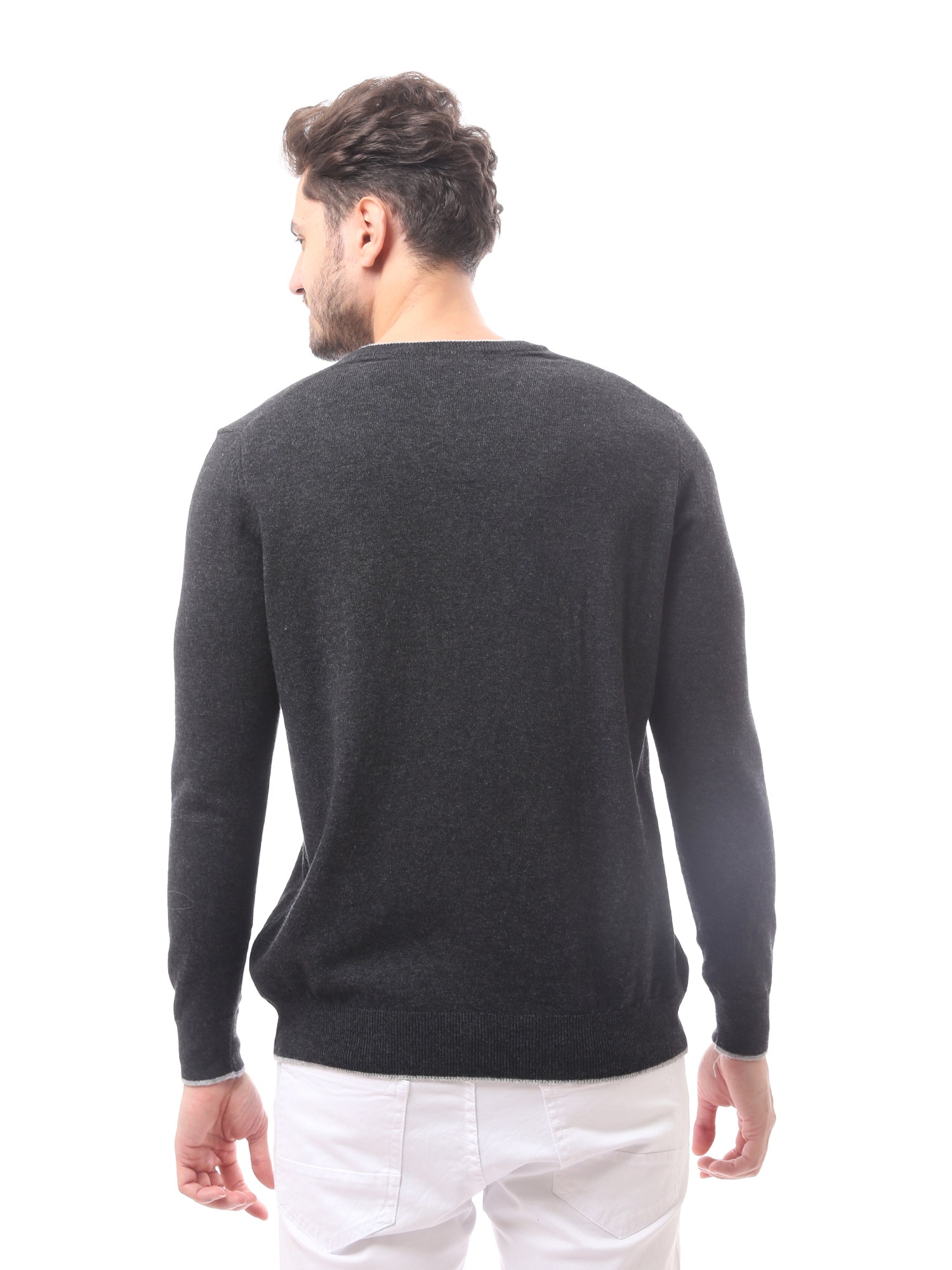 كنزة رجالية بياقة V صوف ناعم بألوان أنيقة - PUL24WTWO27425TM1