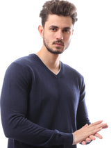 Pull homme à col V en laine douce, décliné dans des couleurs élégantes – PUL24WTWO27425TM1