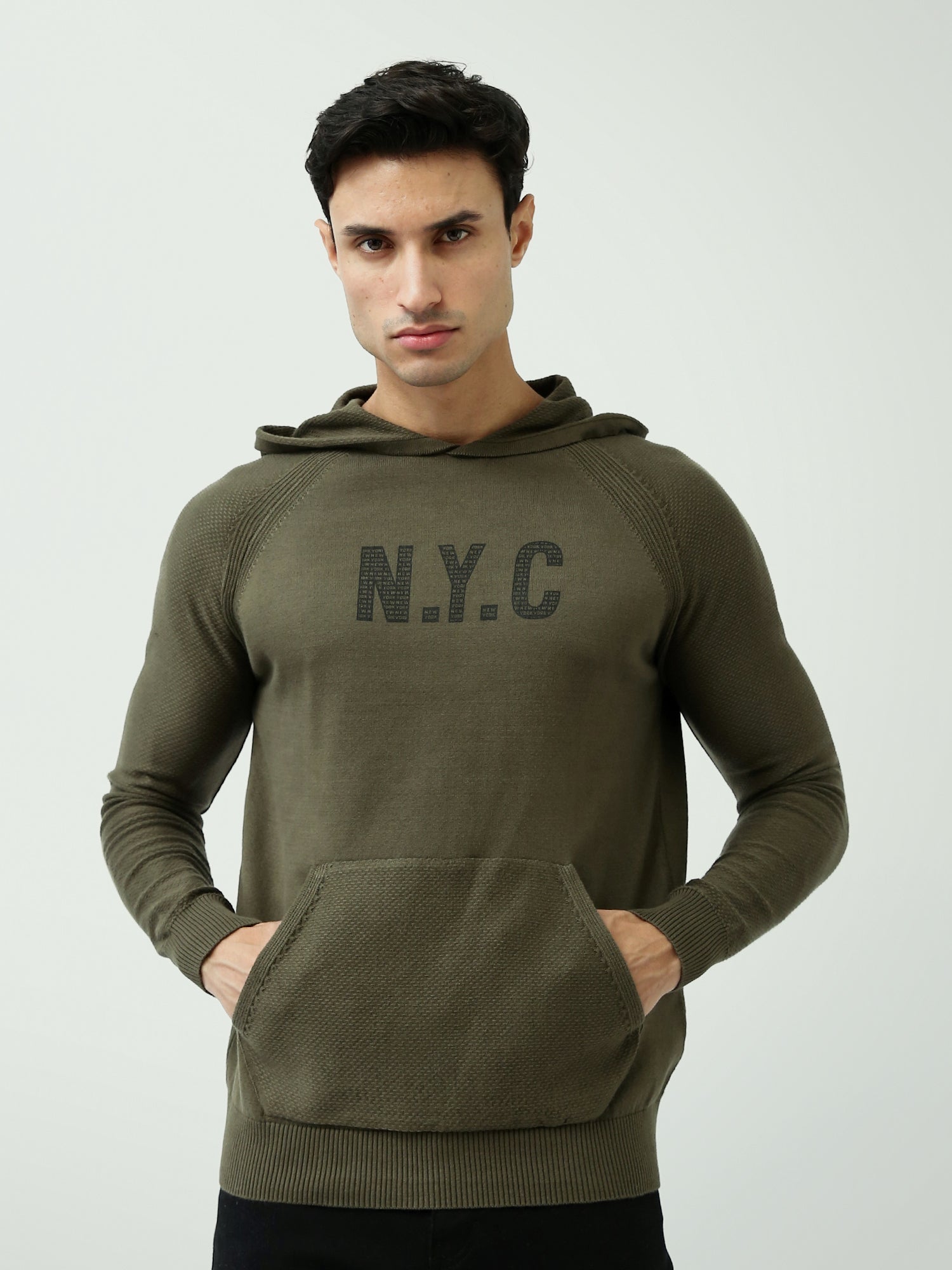 كنزة رجالية بقبعة بتصميم شبابي وقصة مريحة - PUL25WPRD27816TM1