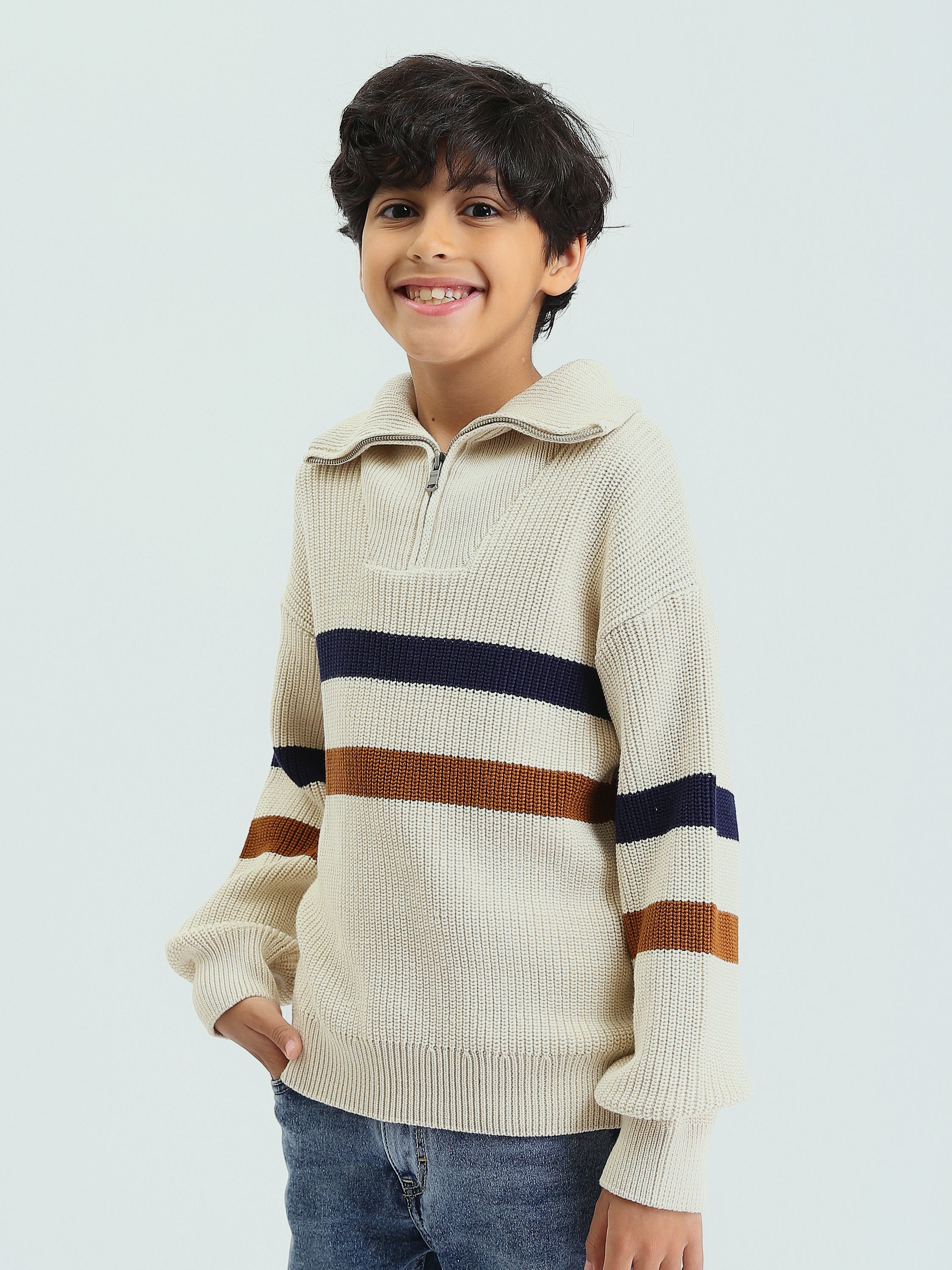 Pull pour garçons au design moderne avec des lignes colorées - PUL25WPSH27857TB1