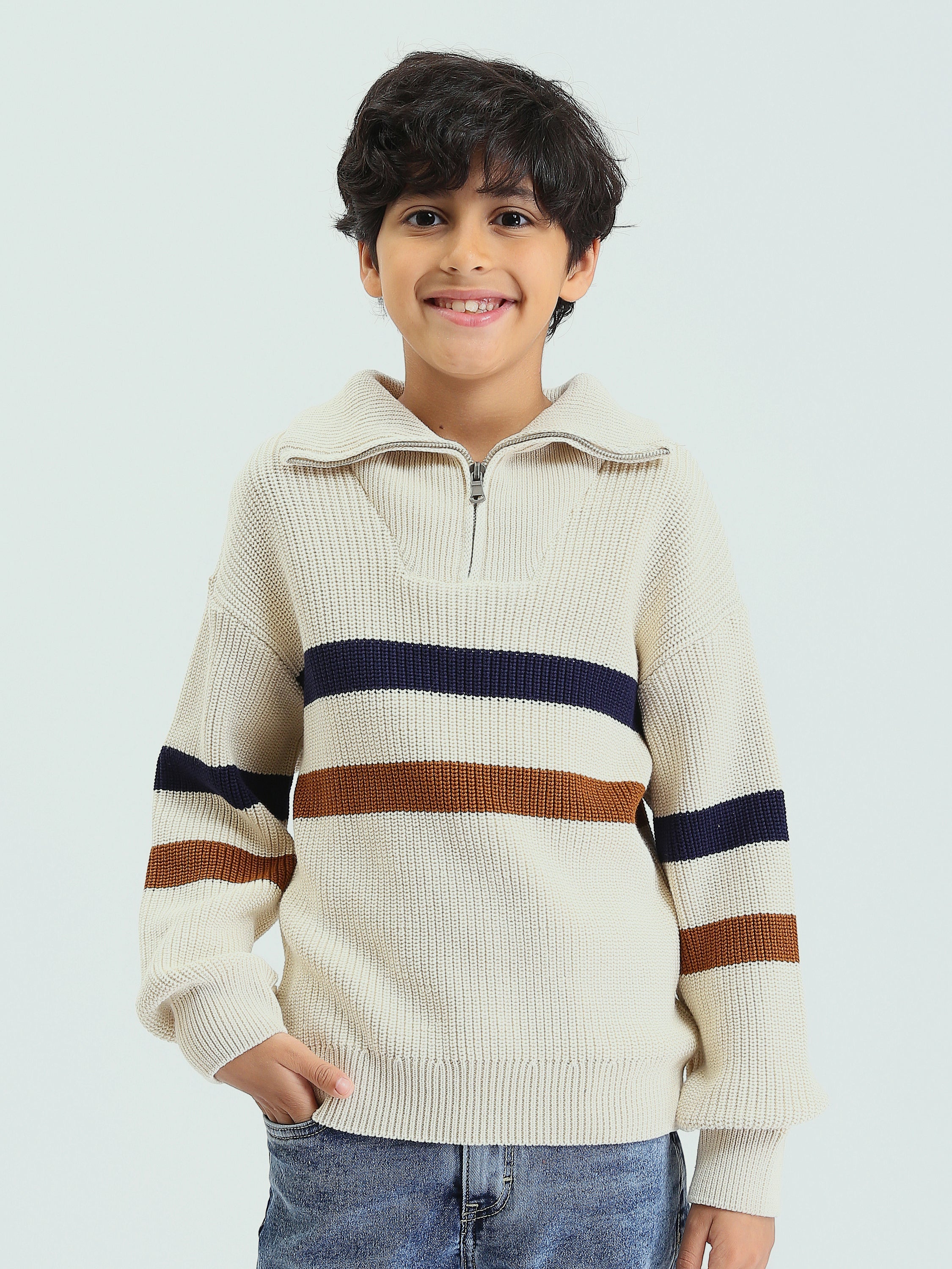 Pull pour garçons au design moderne avec des lignes colorées - PUL25WPSH27857TB1