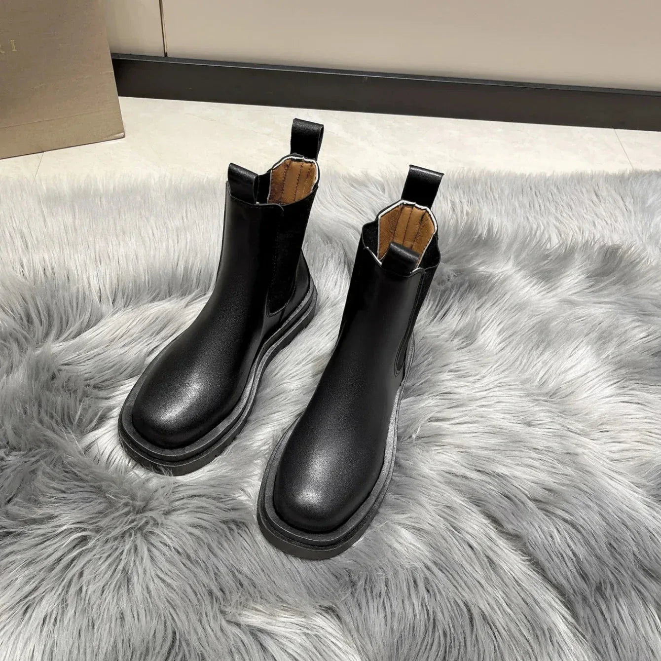 Bottes Femme Luxueuses et Modernes avec Semelle Épaisse – Look Puissant et Tendance - Justyol