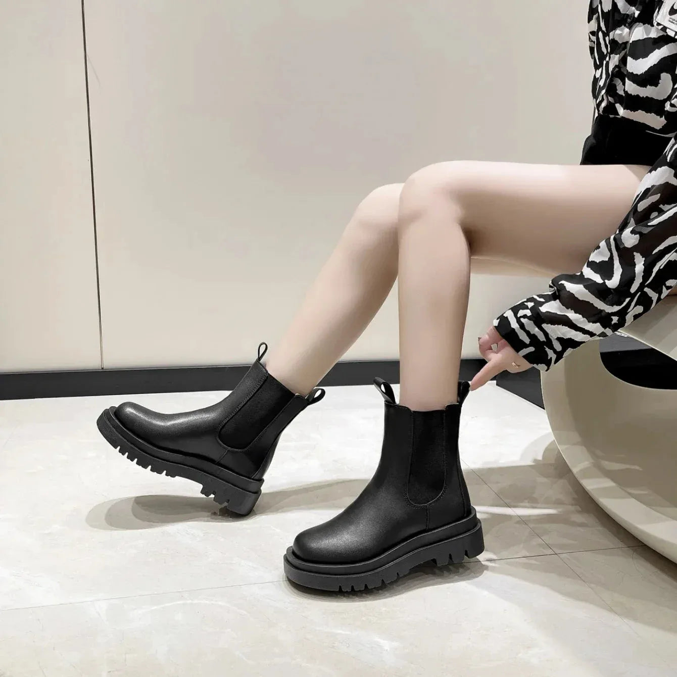 Bottes Femme Luxueuses et Modernes avec Semelle Épaisse – Look Puissant et Tendance - Justyol