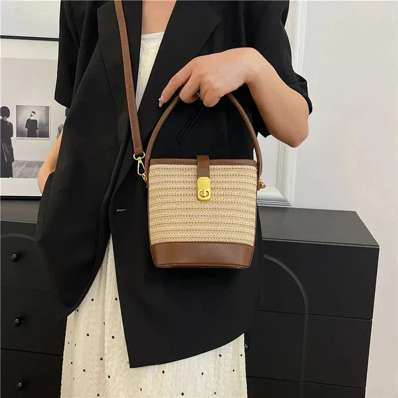 Sac à Main Femme en Paille Tendance – Sac Seau Tressé fait Main, Sac à Bandoulière Été et Plage - Justyol