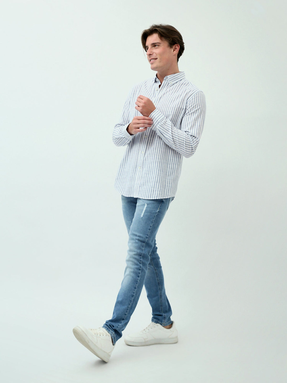 Chemise homme à manches longues à rayures et au design élégant – SHI24SSIR17479TM1