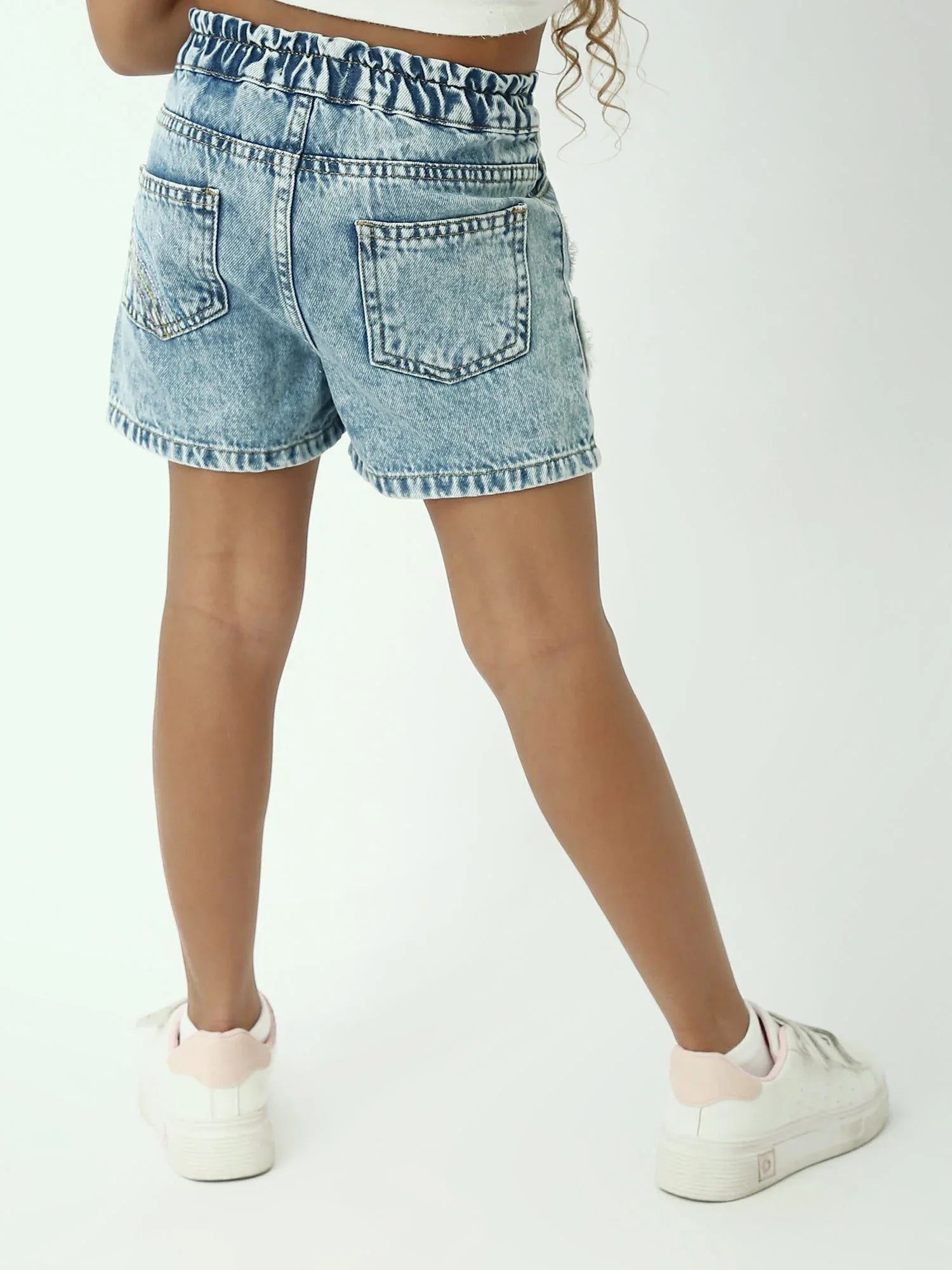 Short en jean fille mid blue – taille élastique – effet usé avec déchirures – denim d’été - SHR24SDDP70613MG1 - Justyol