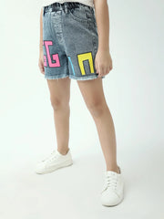 Short en jean fille avec lettres colorées – taille élastique – ourlets effilochés – SHR24SDPP70610MG1 - Justyol