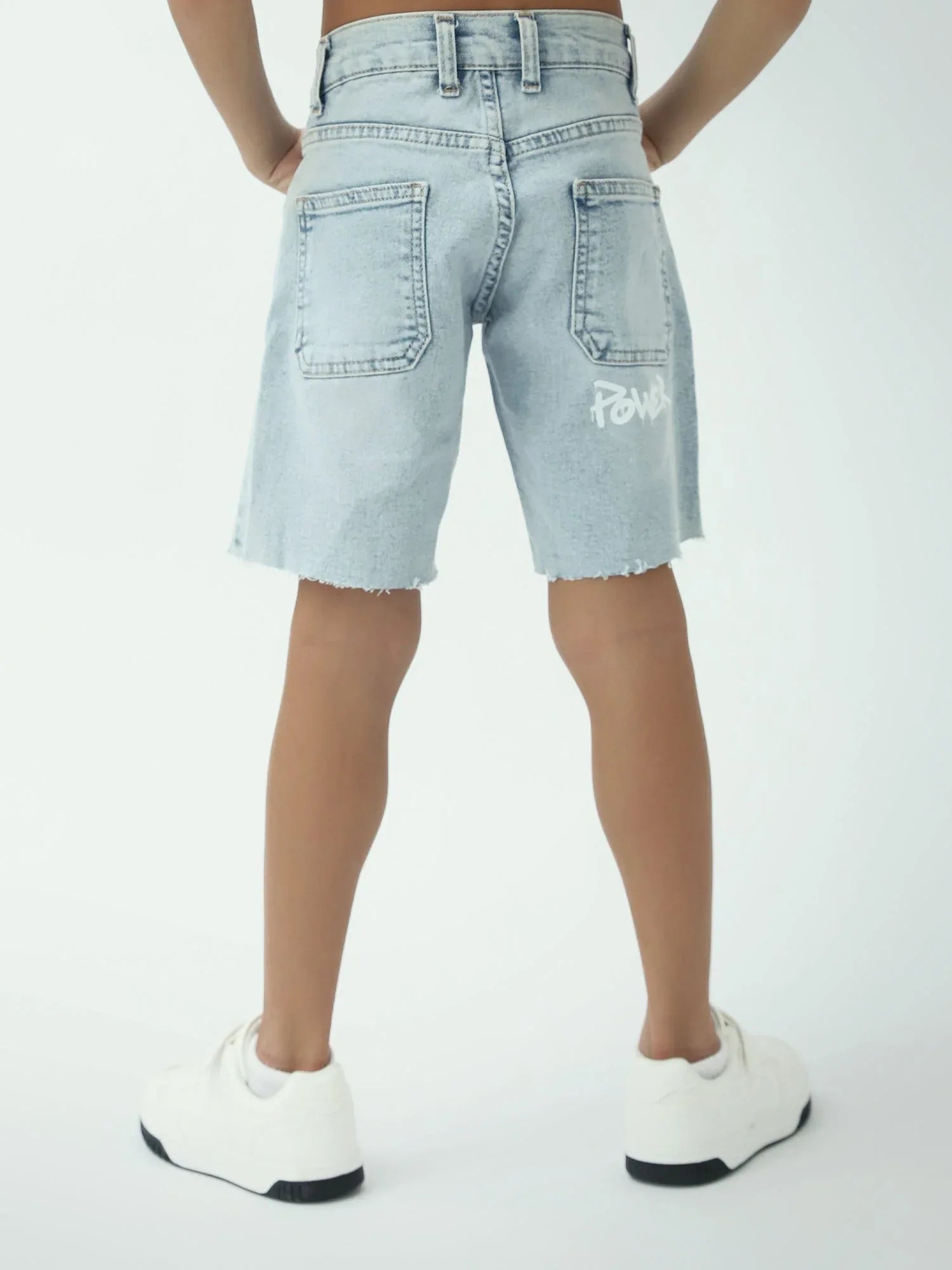 Short en jean garçon bleu clair style graffiti à bords effilochés - SHR24SDPP75432MB1 - Justyol