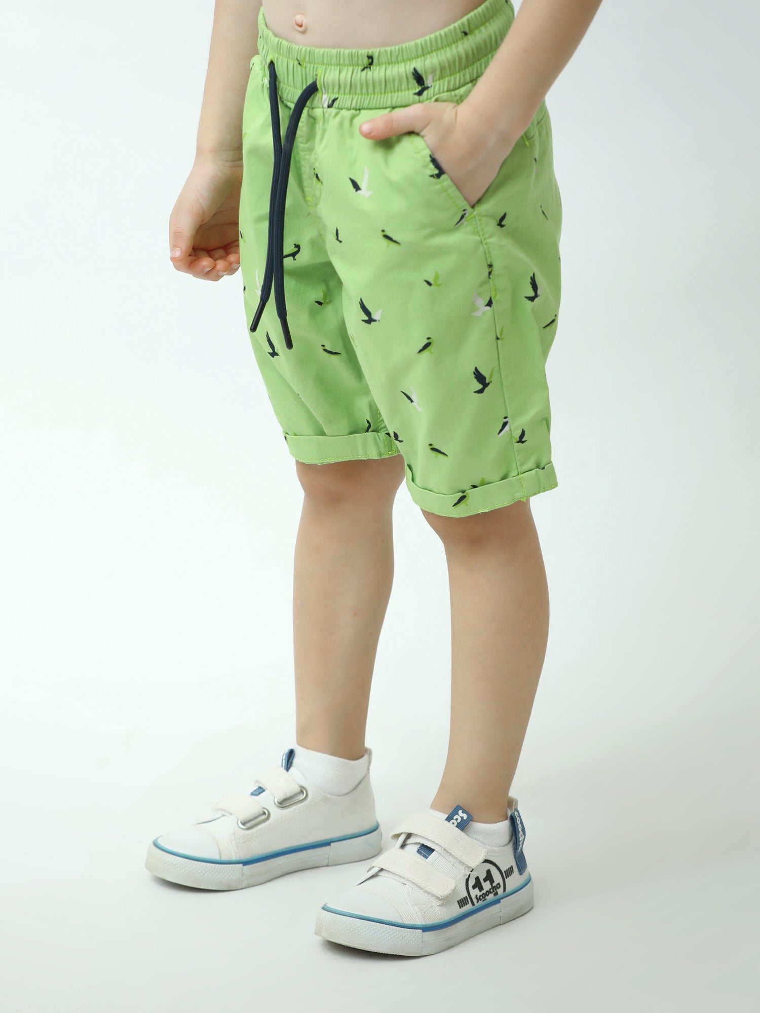 Short garçon vert fluo imprimé oiseaux avec poches et cordon - SHR24SGBS75309MB1