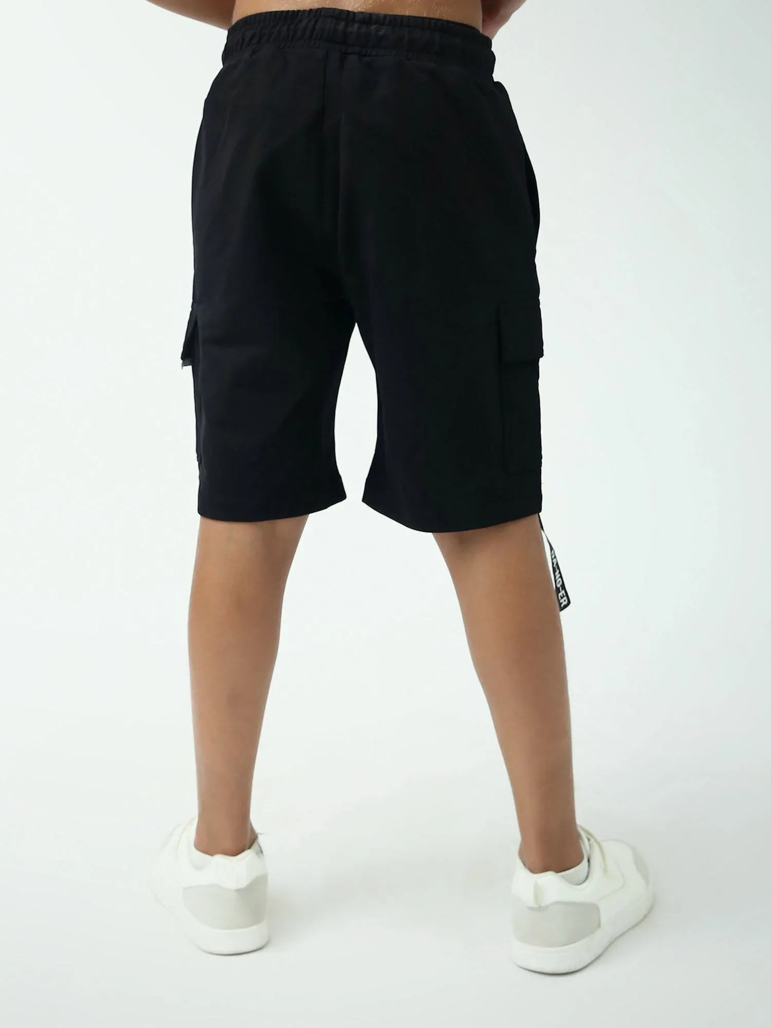 Short cargo ado garçon noir à cordon et poches latérales - SHR24SMBC75316MJ1 - Justyol