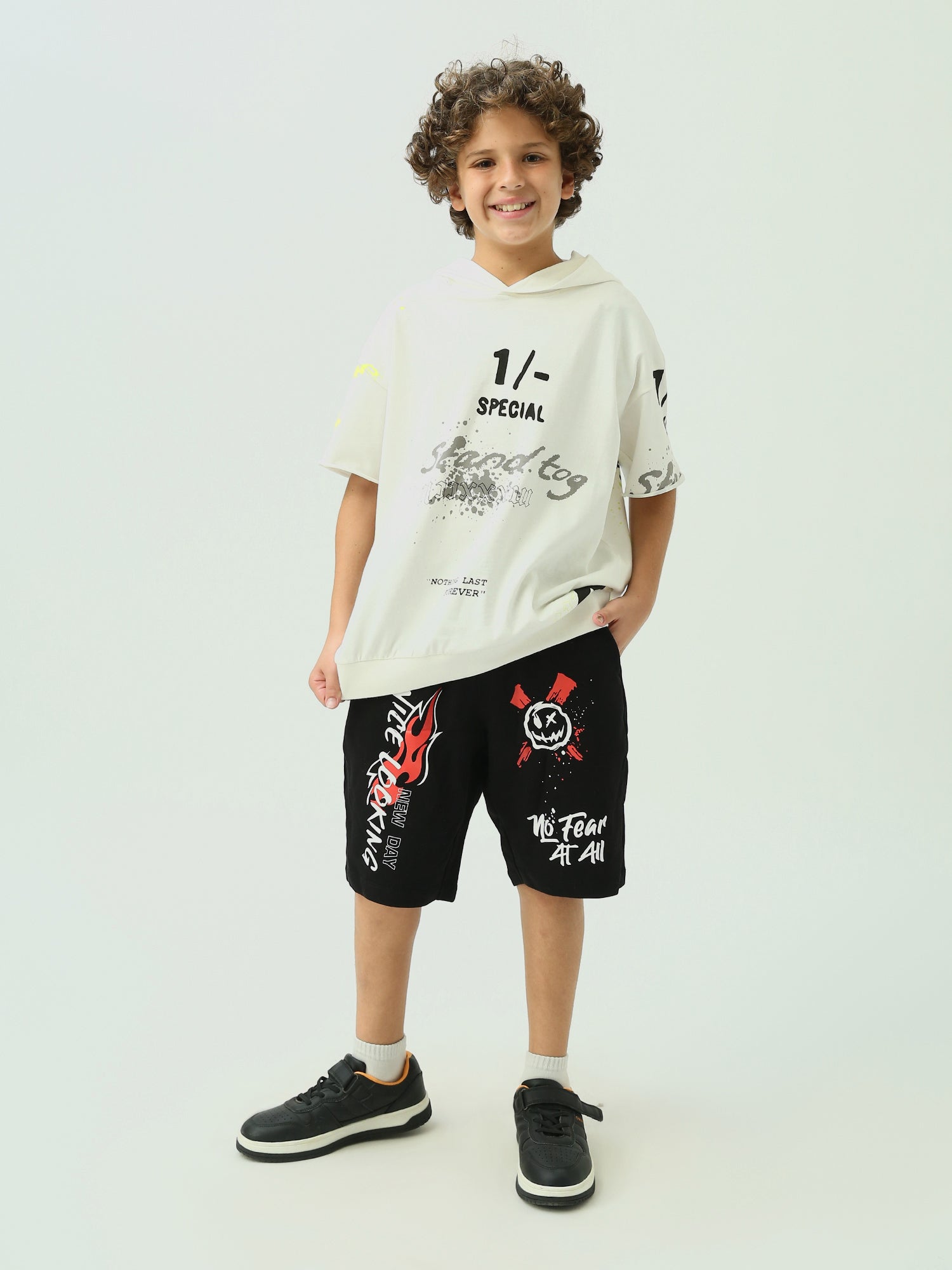 Short Enfant Noir avec Imprimé Audacieux et Illustrations Uniques - SHR24SMPS32117TB1