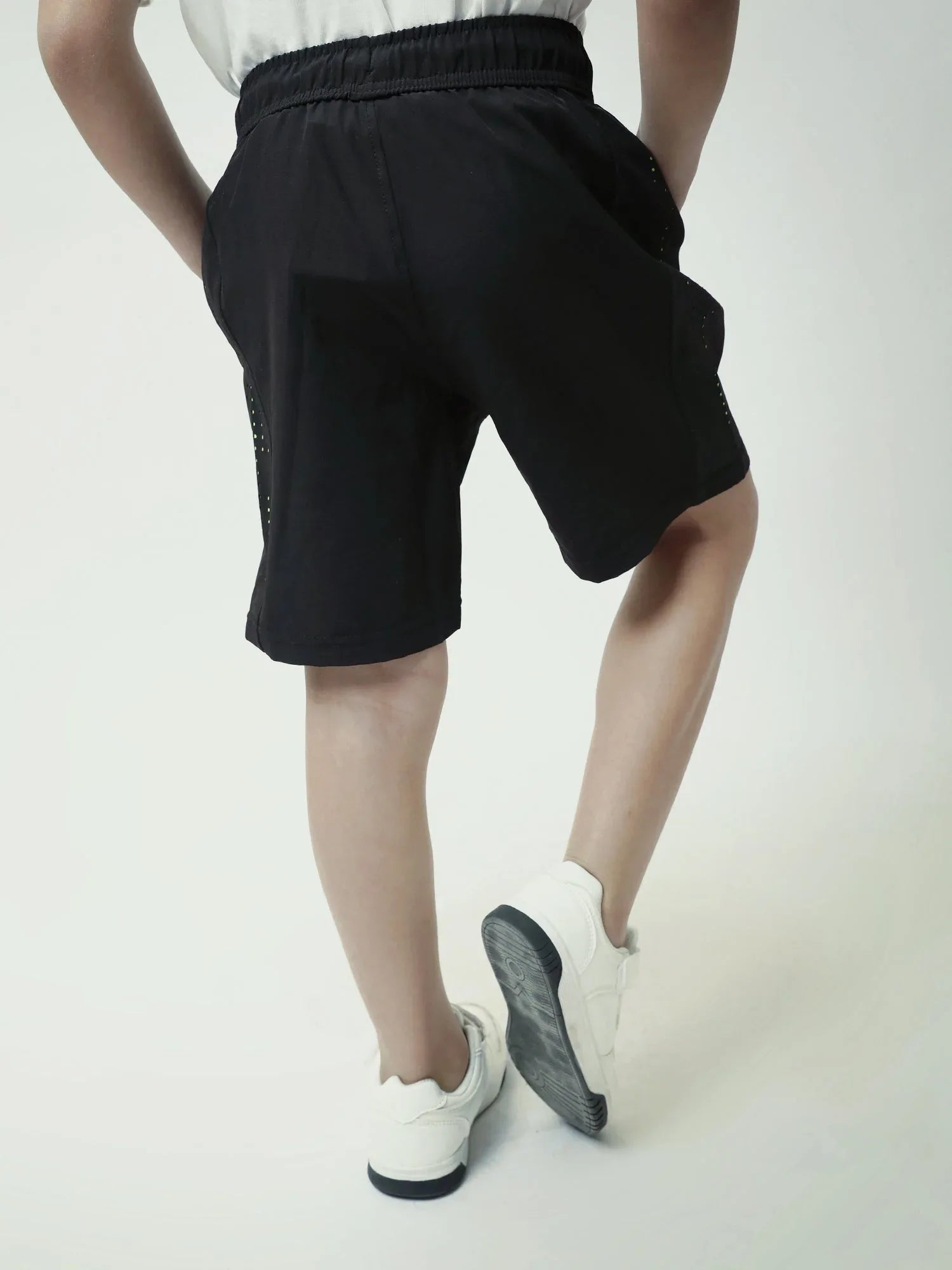 Short garçon noir sport Push Up avec cordon et poches – été - SHR24SSPS75643MB1 - Justyol