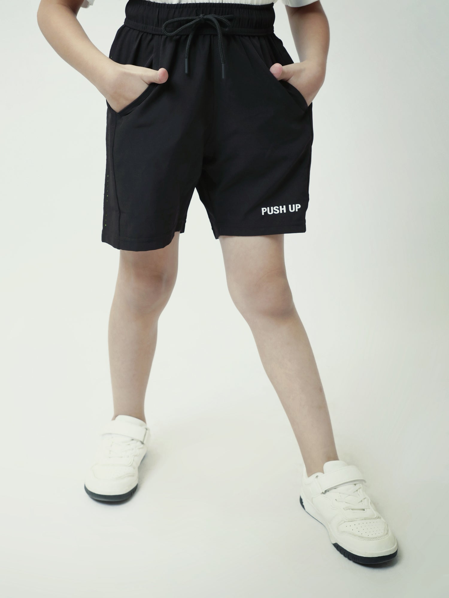 Short garçon noir sport Push Up avec cordon et poches – été - SHR24SSPS75643MB1