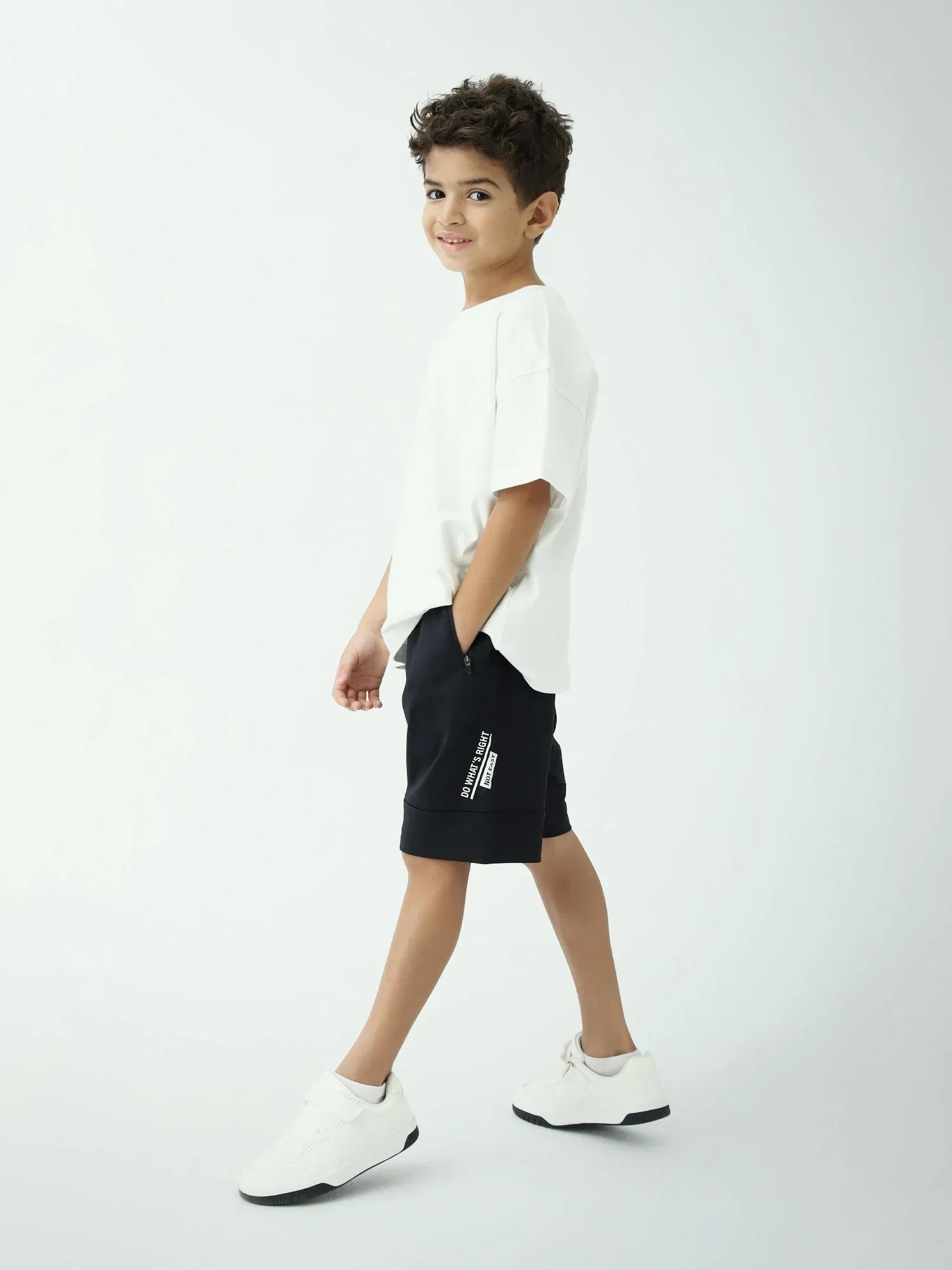 Short garçon noir sport avec cordon, poches zippées – coupe confort - SHR24SSPS75645MB1 - Justyol