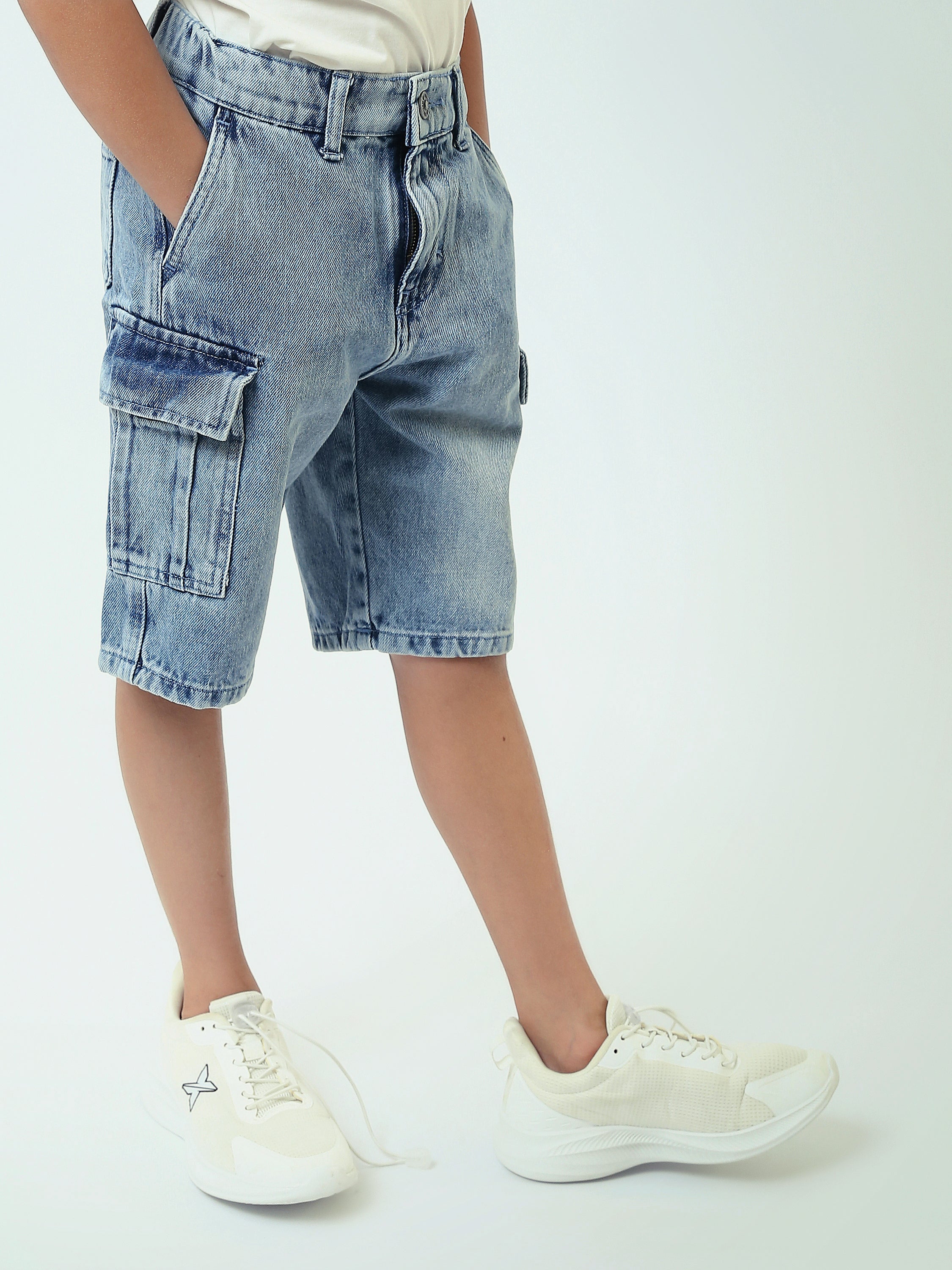 Short en jean pour enfants de couleur bleu clair avec poches latérales - SHR25GDWC31705TB1