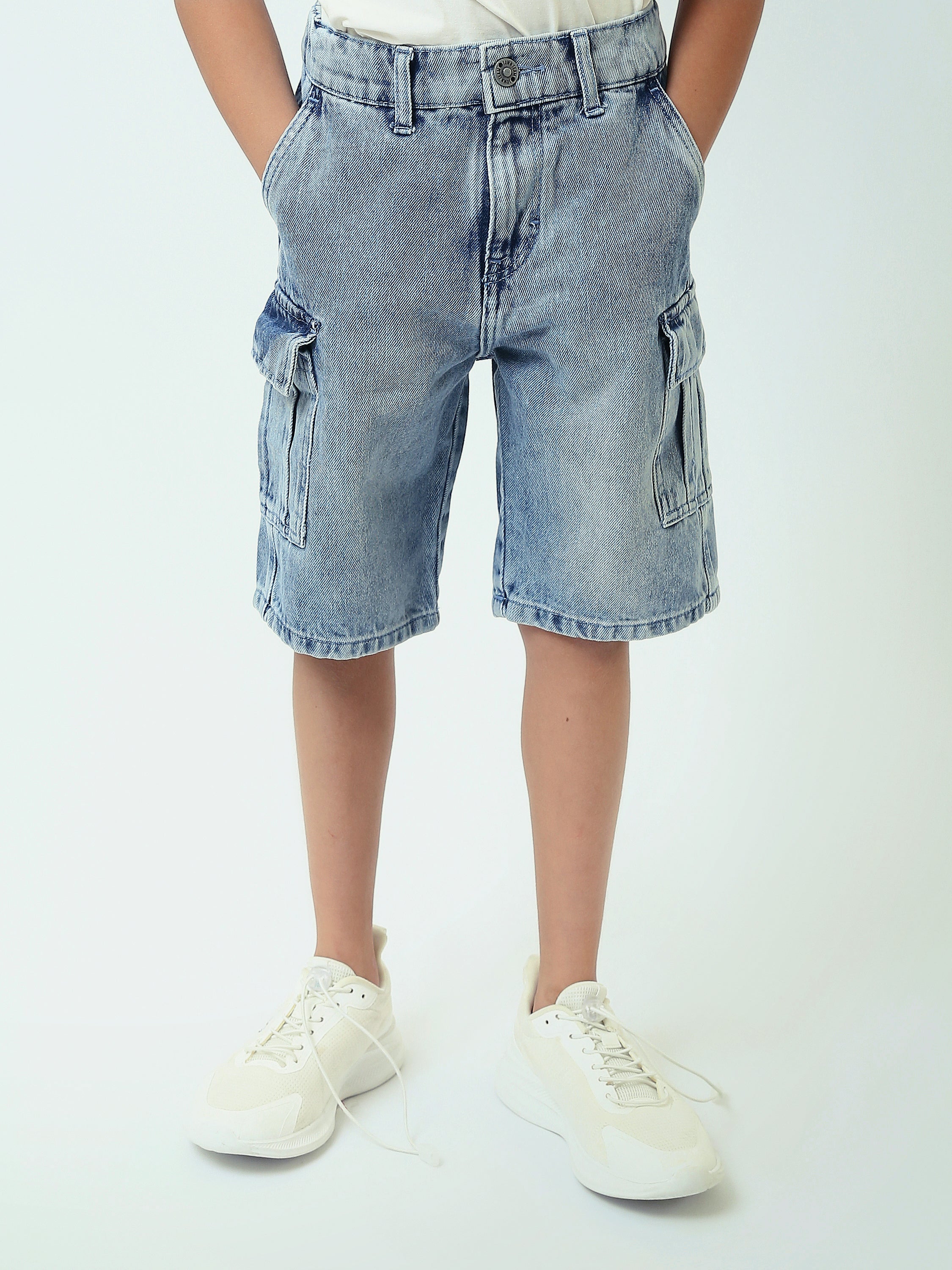 Short en jean pour enfants de couleur bleu clair avec poches latérales - SHR25GDWC31705TB1